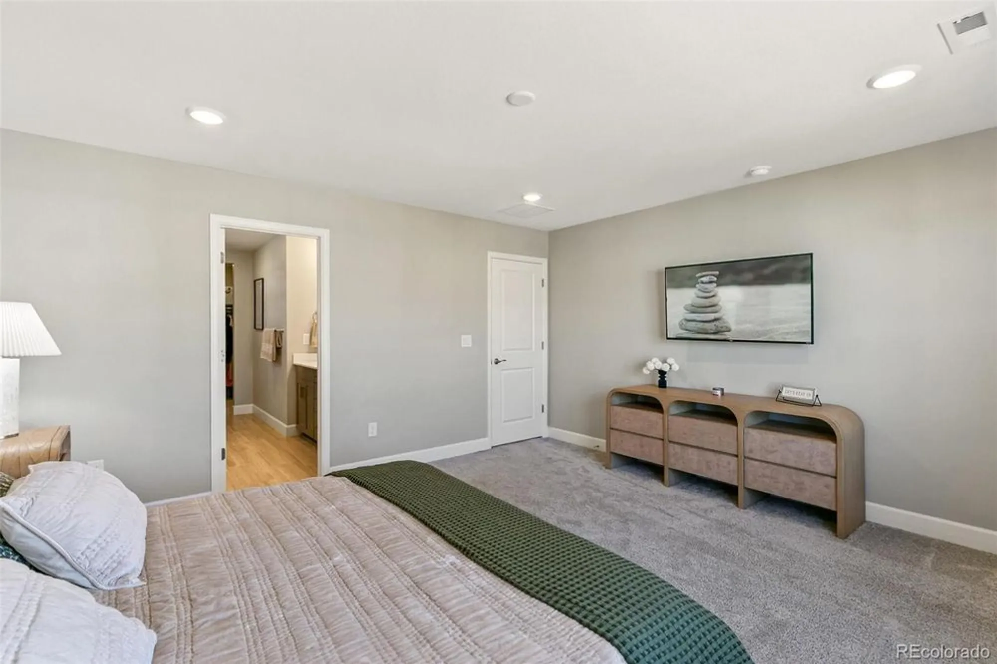 Property Slideshow image 23 of 40 | 3885 red valley cir, Castle Rock, CO, 80104