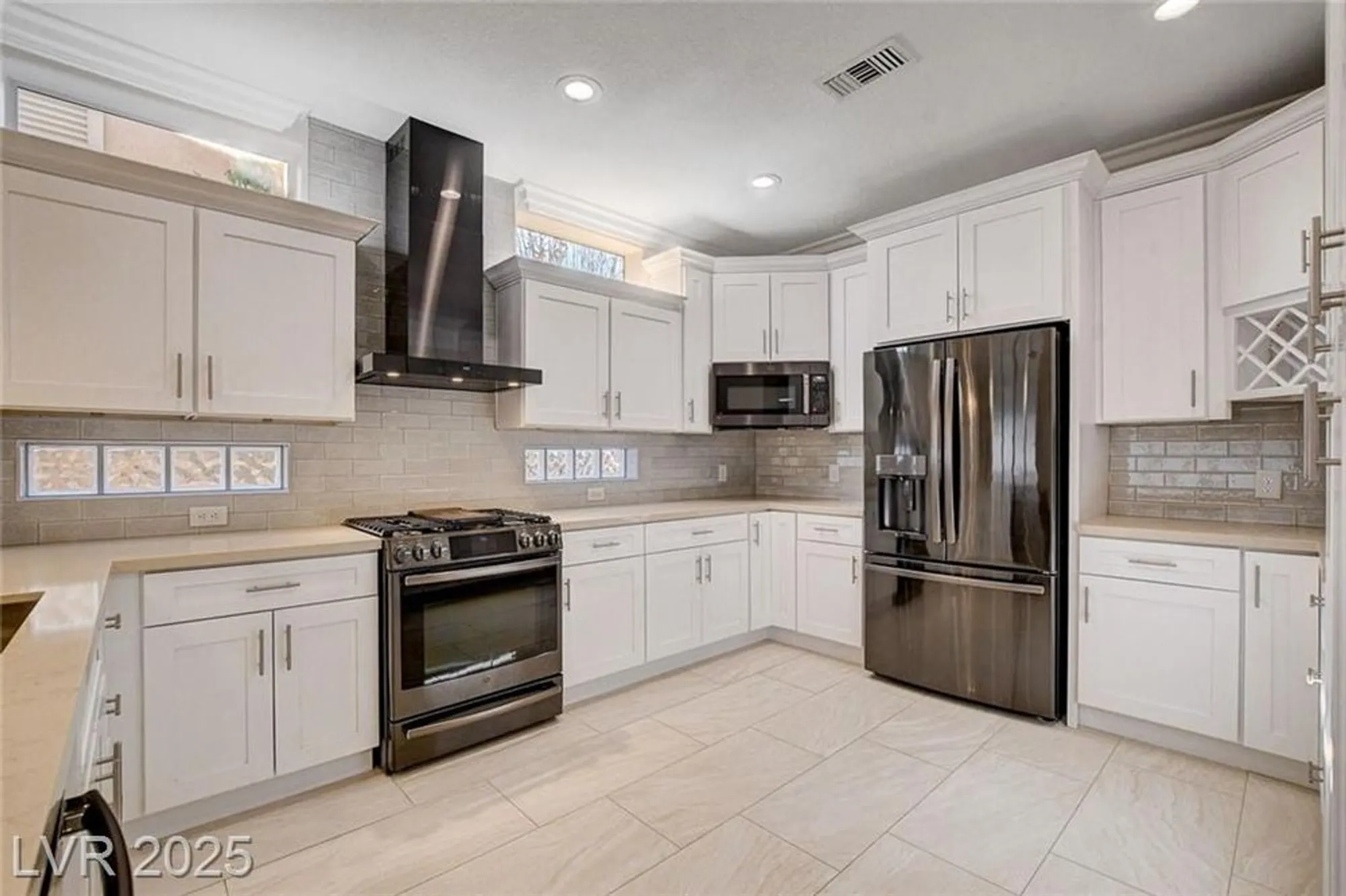 Property Slideshow image 9 of 23 | 10413 broom hill dr, Las Vegas, NV, 89134