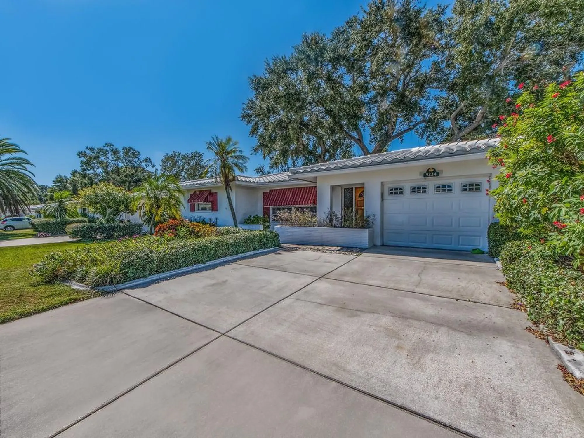 Property Slideshow image 8 of 43 | 9234 141st st, Seminole, FL, 33776