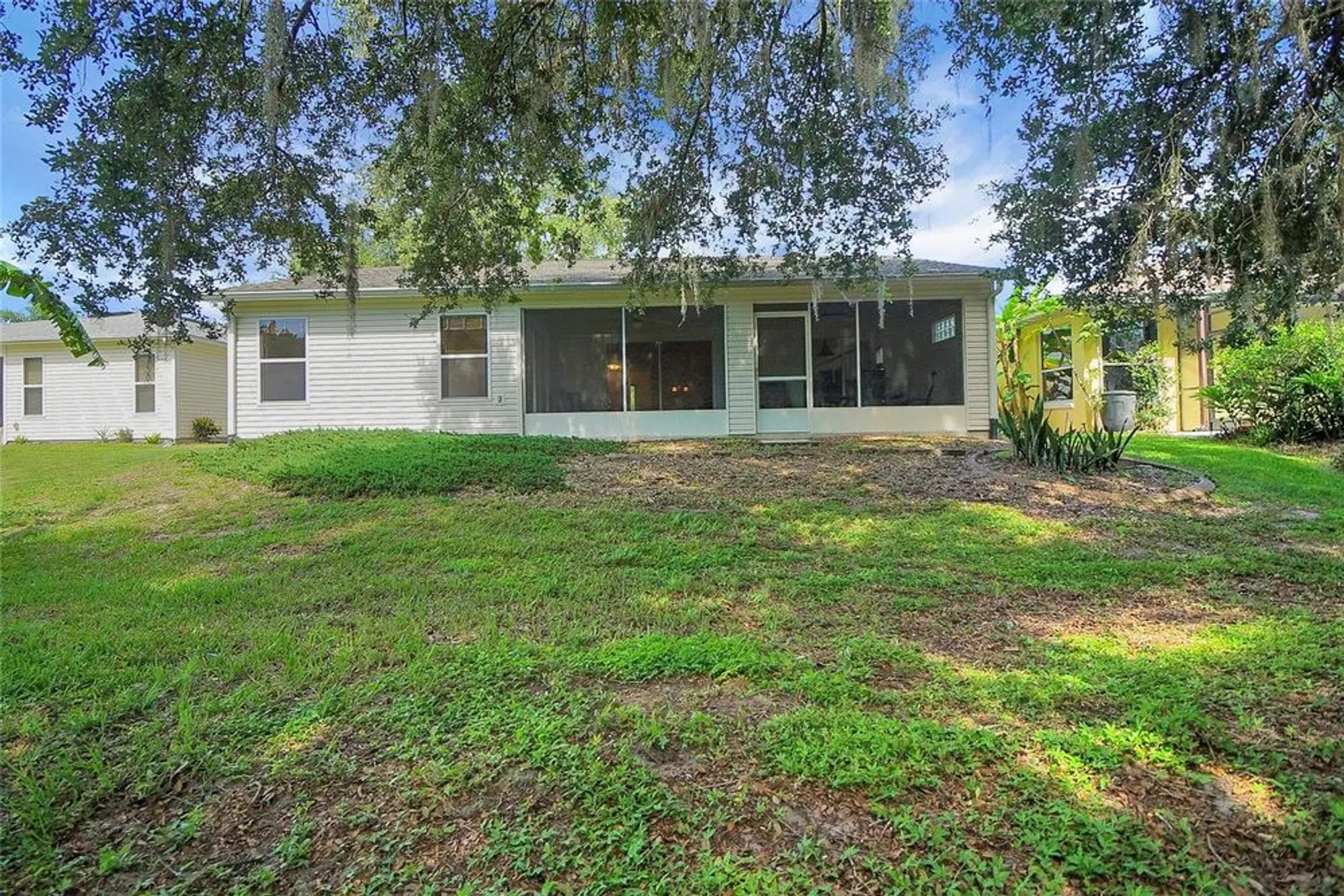 Property Slideshow image 32 of 77 | 32942 rambling oaks ct, Leesburg, FL, 34748