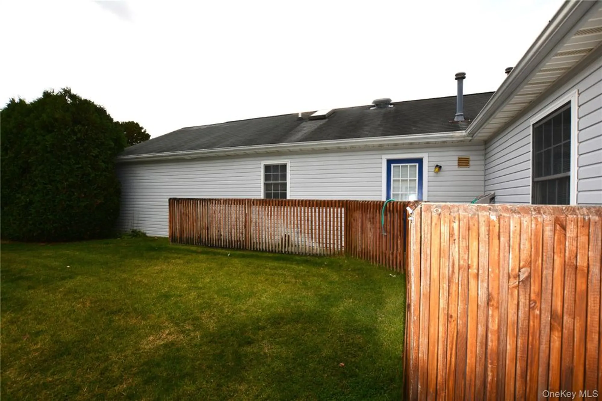 Property Slideshow image 23 of 25 | 1 willow ct, Manorville, NY, 11949