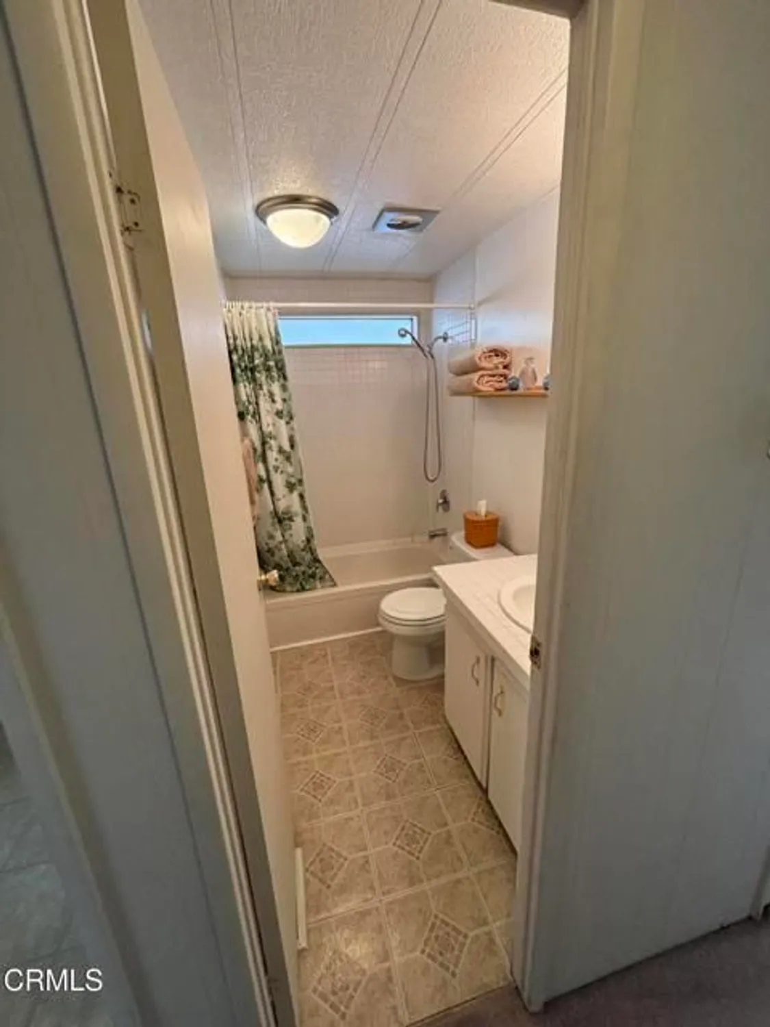 Property Slideshow image 15 of 52 | 28721 via el avion, Murrieta, CA, 92563