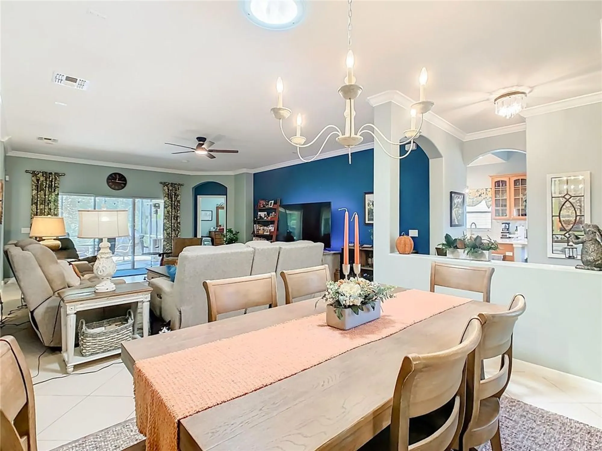 Property Slideshow image 8 of 76 | 680 portofino dr, Poinciana, FL, 34759