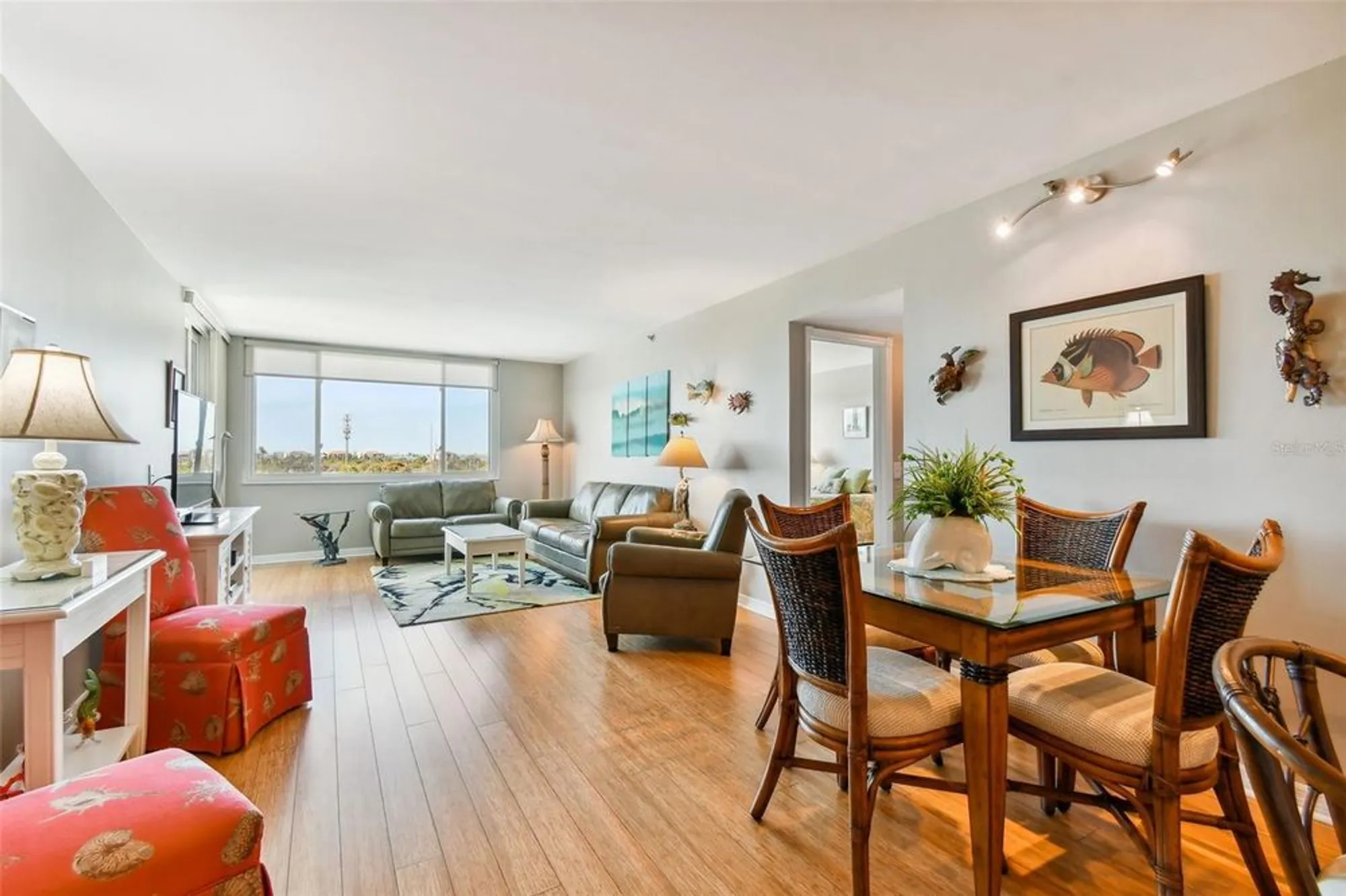 Property Slideshow image 13 of 70 | 6372 palma del mar blvd s apt 605, St Petersburg, FL, 33715