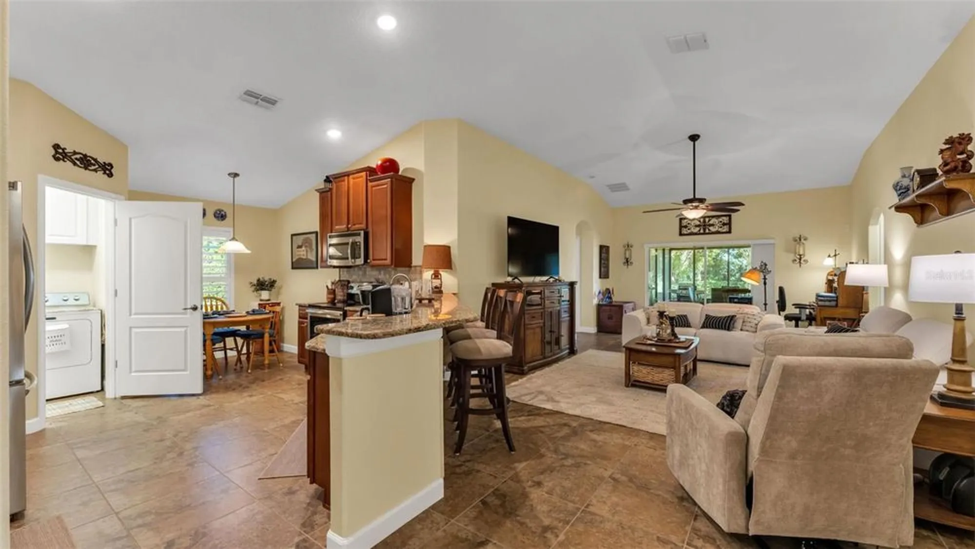 Property Slideshow image 18 of 80 | 4016 carteret dr, Winter Haven, FL, 33884