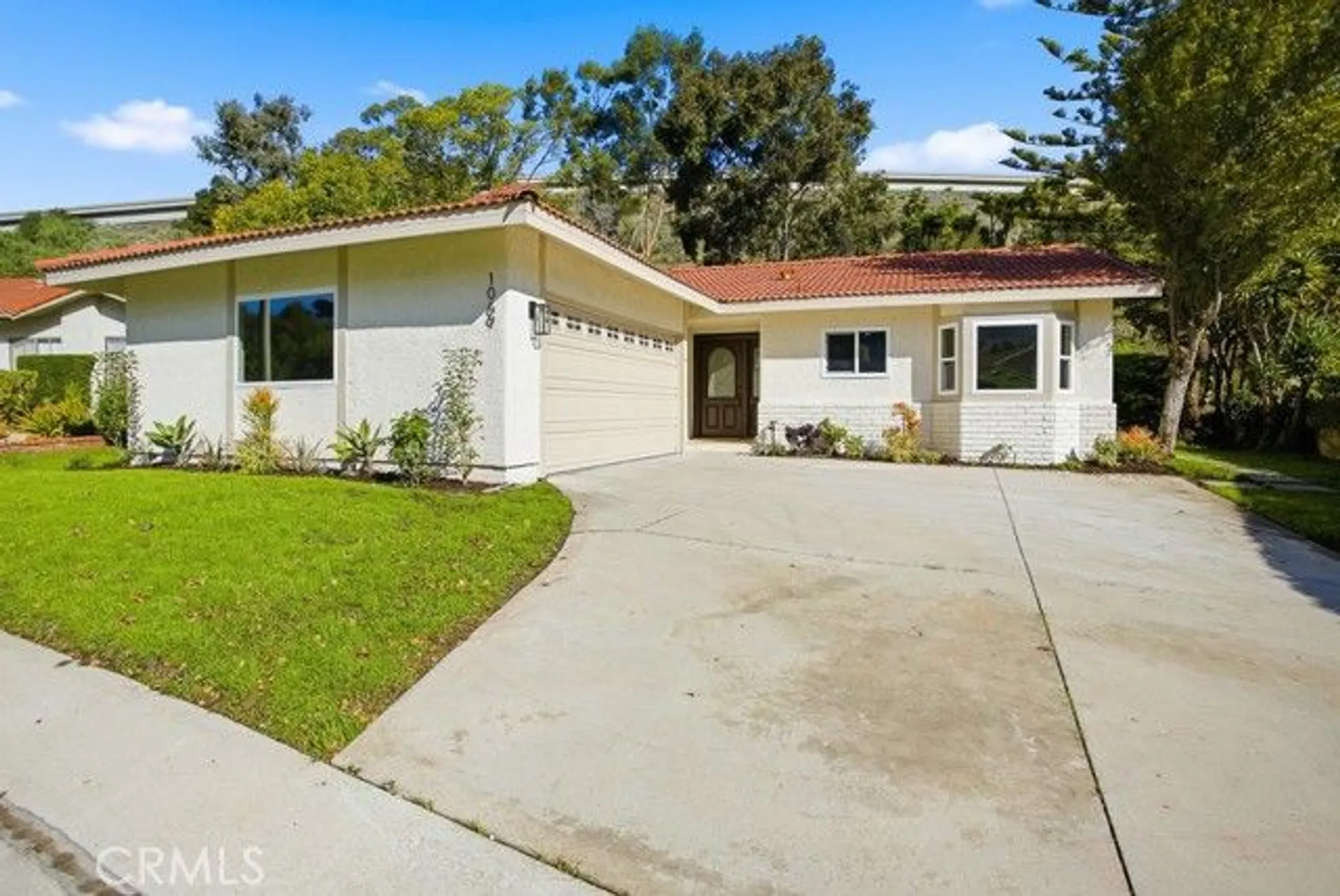 Property Slideshow image 3 of 52 | 1069 belleza st, Camarillo, CA, 93012