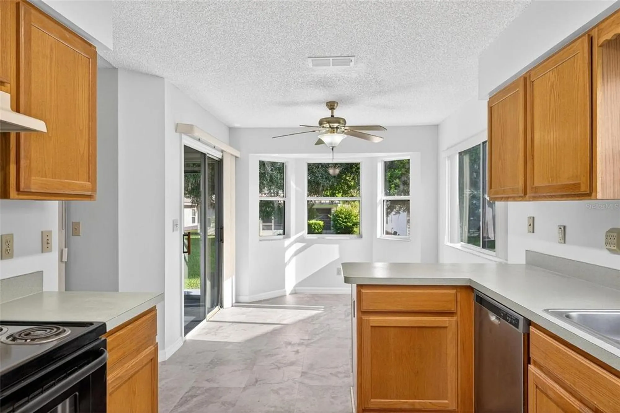 Property Slideshow image 16 of 60 | 651 timbercrest dr, Leesburg, FL, 34748