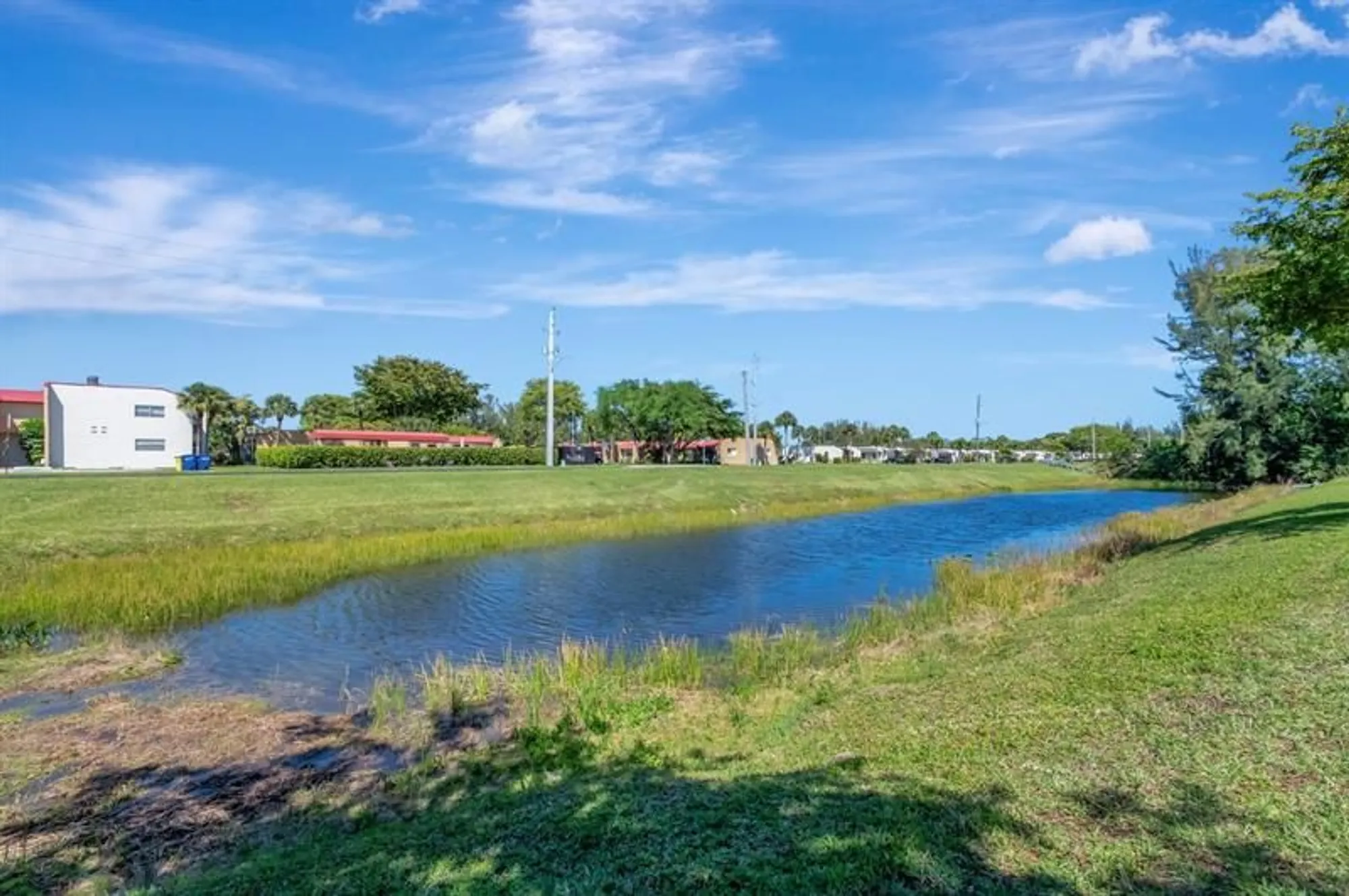 Property Slideshow image 32 of 67 | 100 lake meryl dr 201, West Palm Beach, FL, 33411