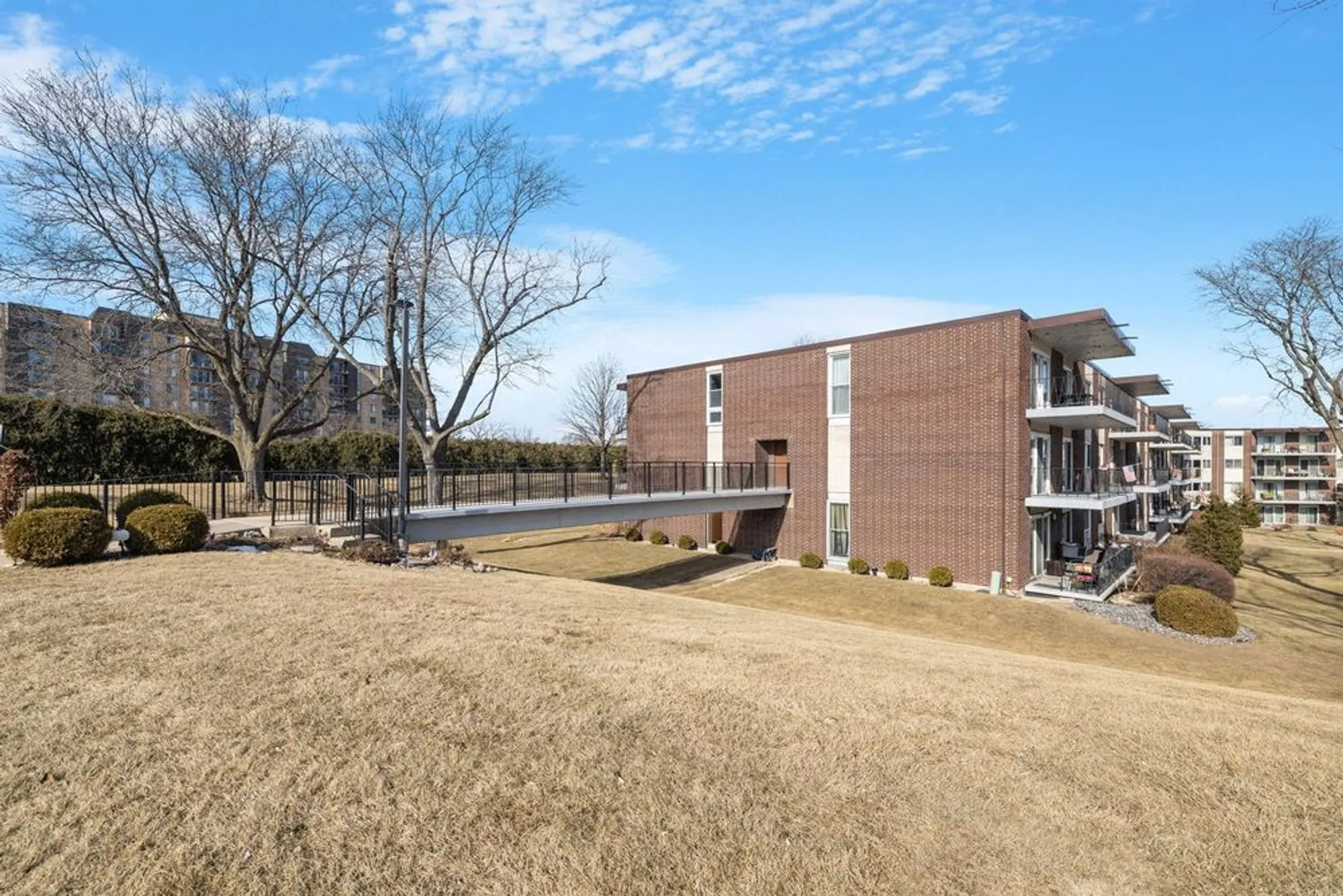 Property Slideshow image 24 of 25 | 5540 walnut ave apt 6b, Downers Grove, IL, 60515