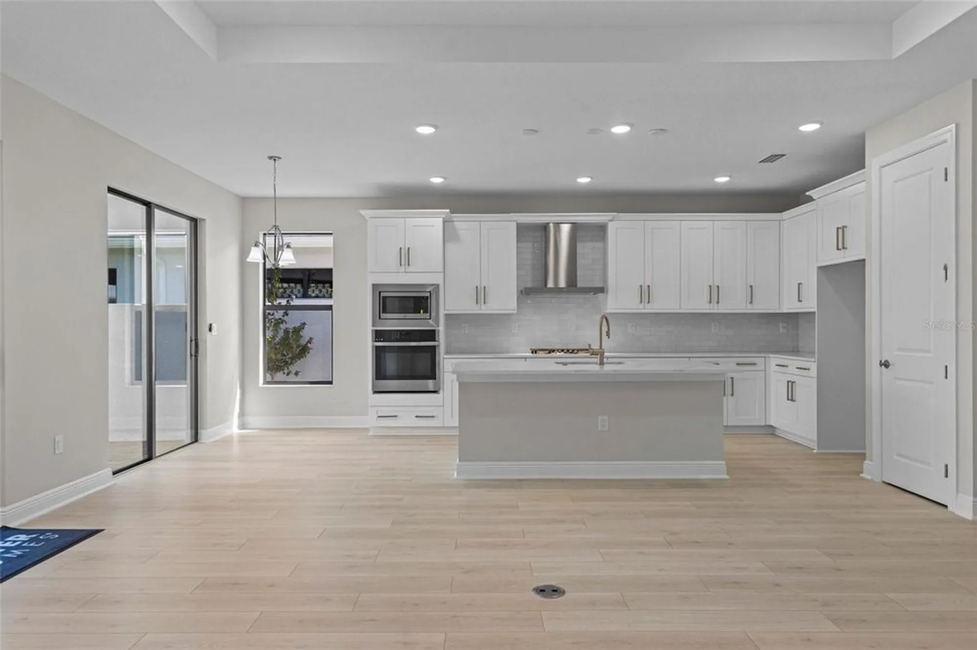 Property Slideshow image 3 of 49 | 4984 fairhope cir, Lakewood Ranch, FL, 34211