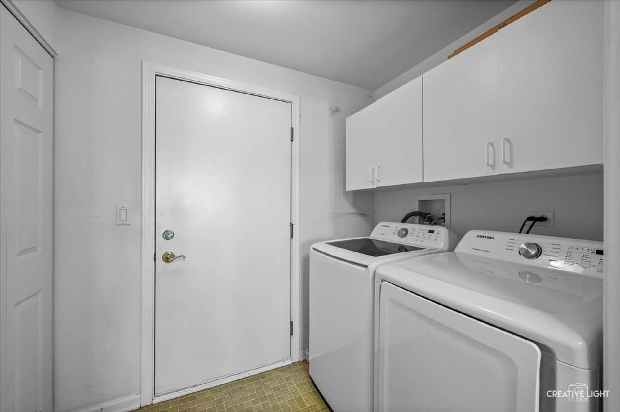 Property Slideshow image 15 of 24 | 21522 lake st clair dr, Crest Hill, IL, 60403