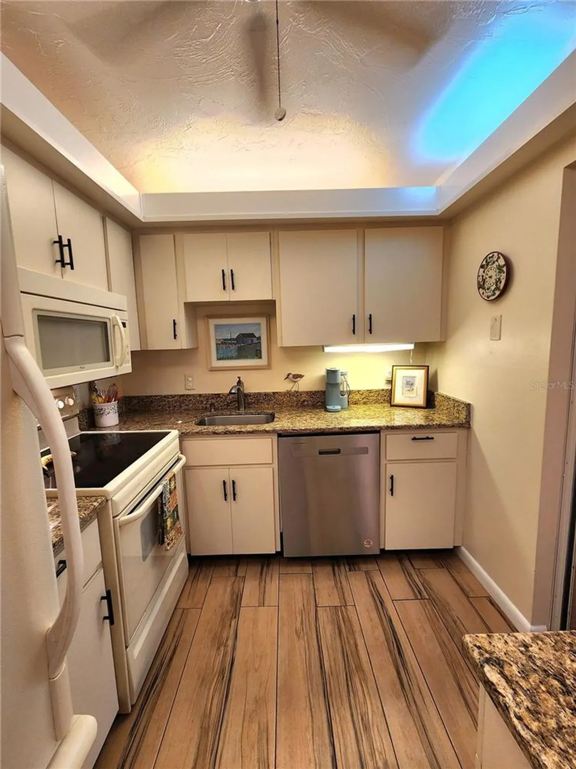 Property Slideshow image 19 of 40 | 4632 red maple rd 1204, Bradenton, FL, 34210