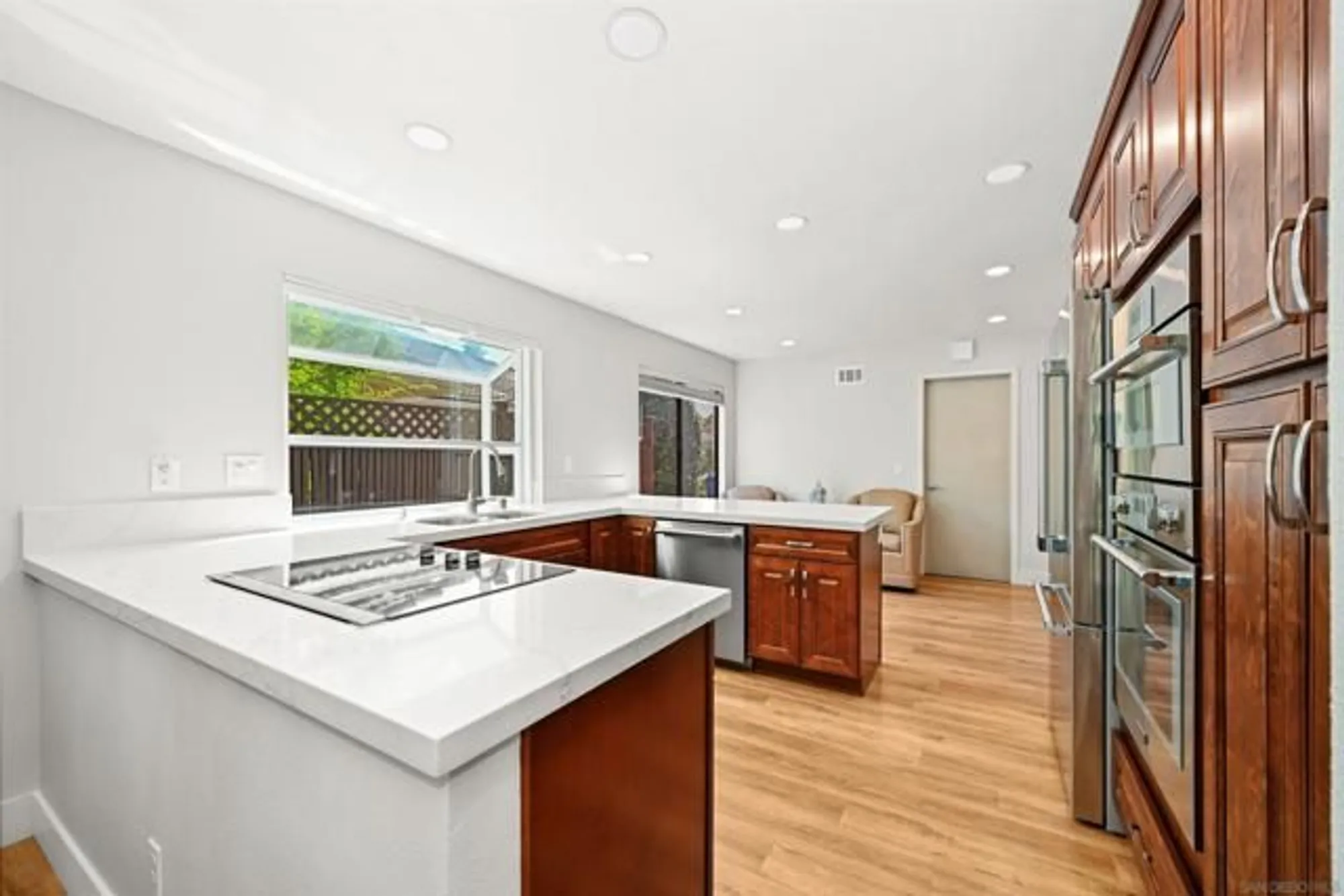 Property Slideshow image 8 of 18 | 12977 camino emparrado, San Diego, CA, 92128