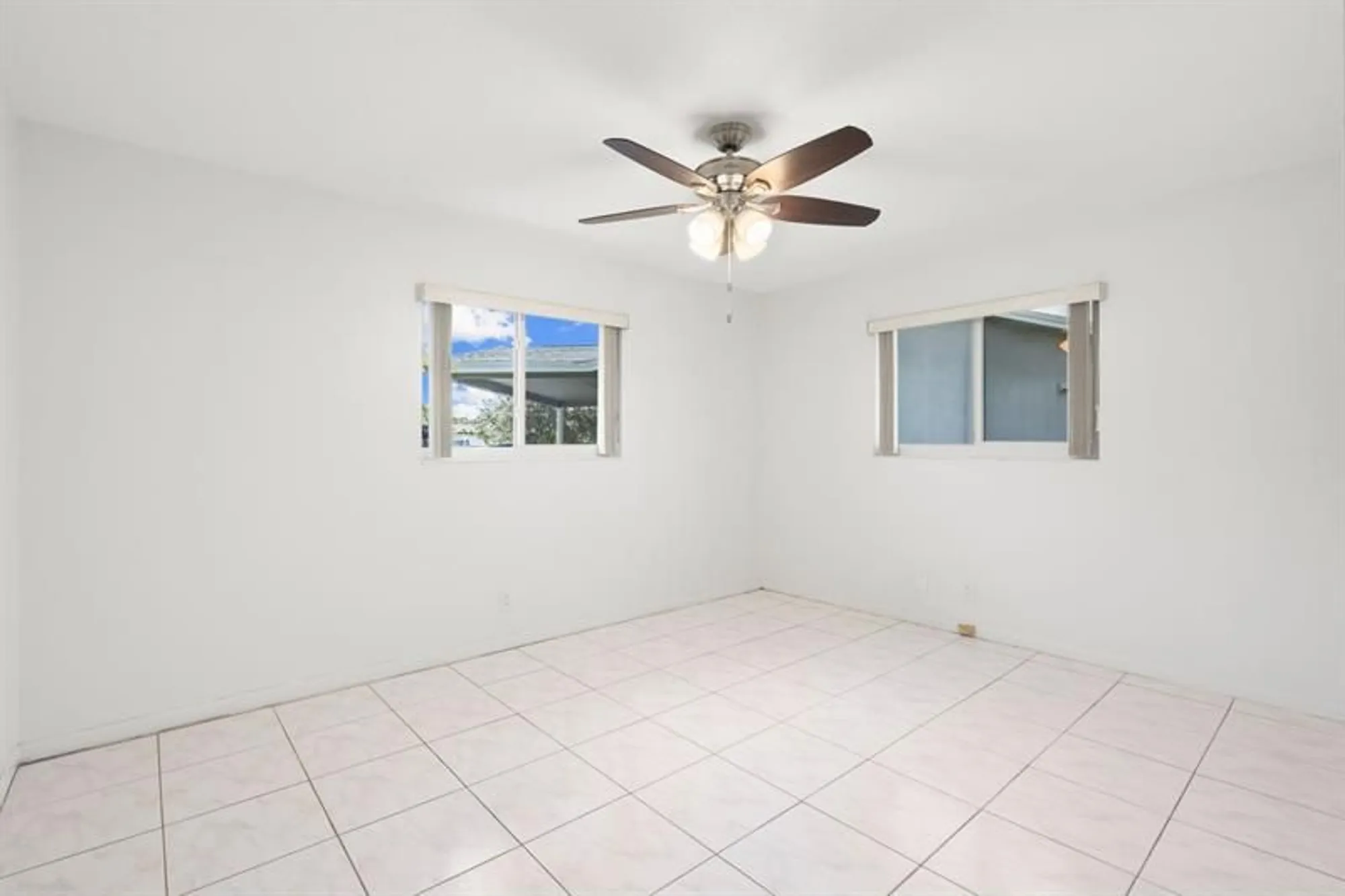 Property Slideshow image 14 of 34 | 1165 nw 67th ave, Margate, FL, 33063