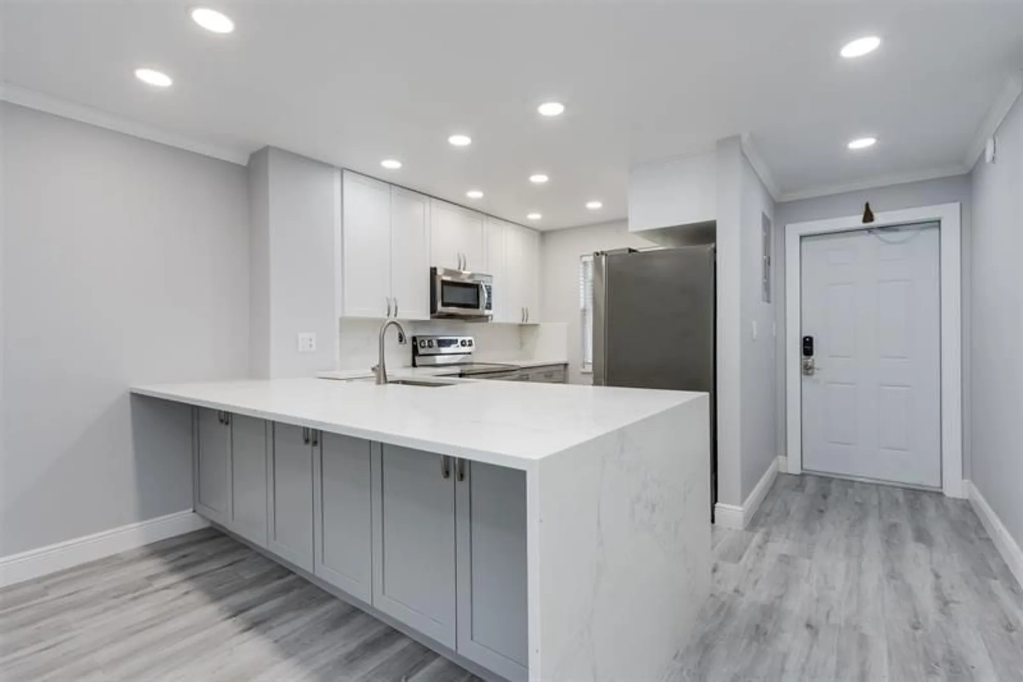 Property Slideshow image 7 of 43 | 9856 marina blvd 1314, Boca Raton, FL, 33428