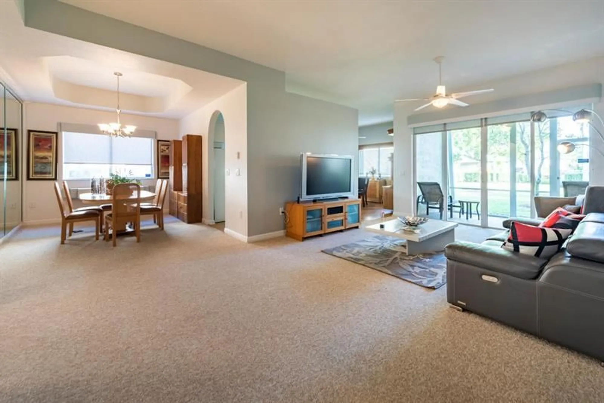 Property Slideshow image 2 of 23 | 7867 exeter blvd e # 101, Tamarac, FL, 33321