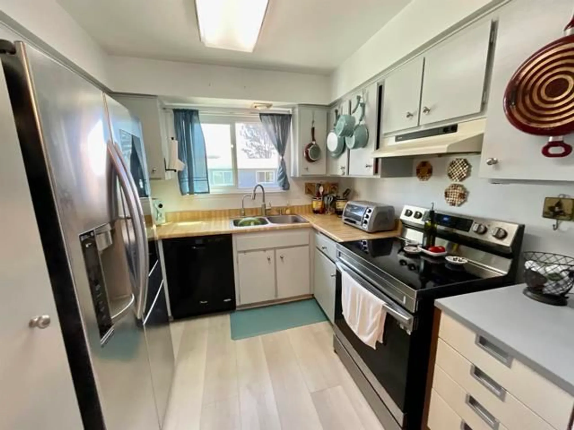 Property Slideshow image 11 of 39 | 3631 brandywine st, Oceanside, CA, 92057