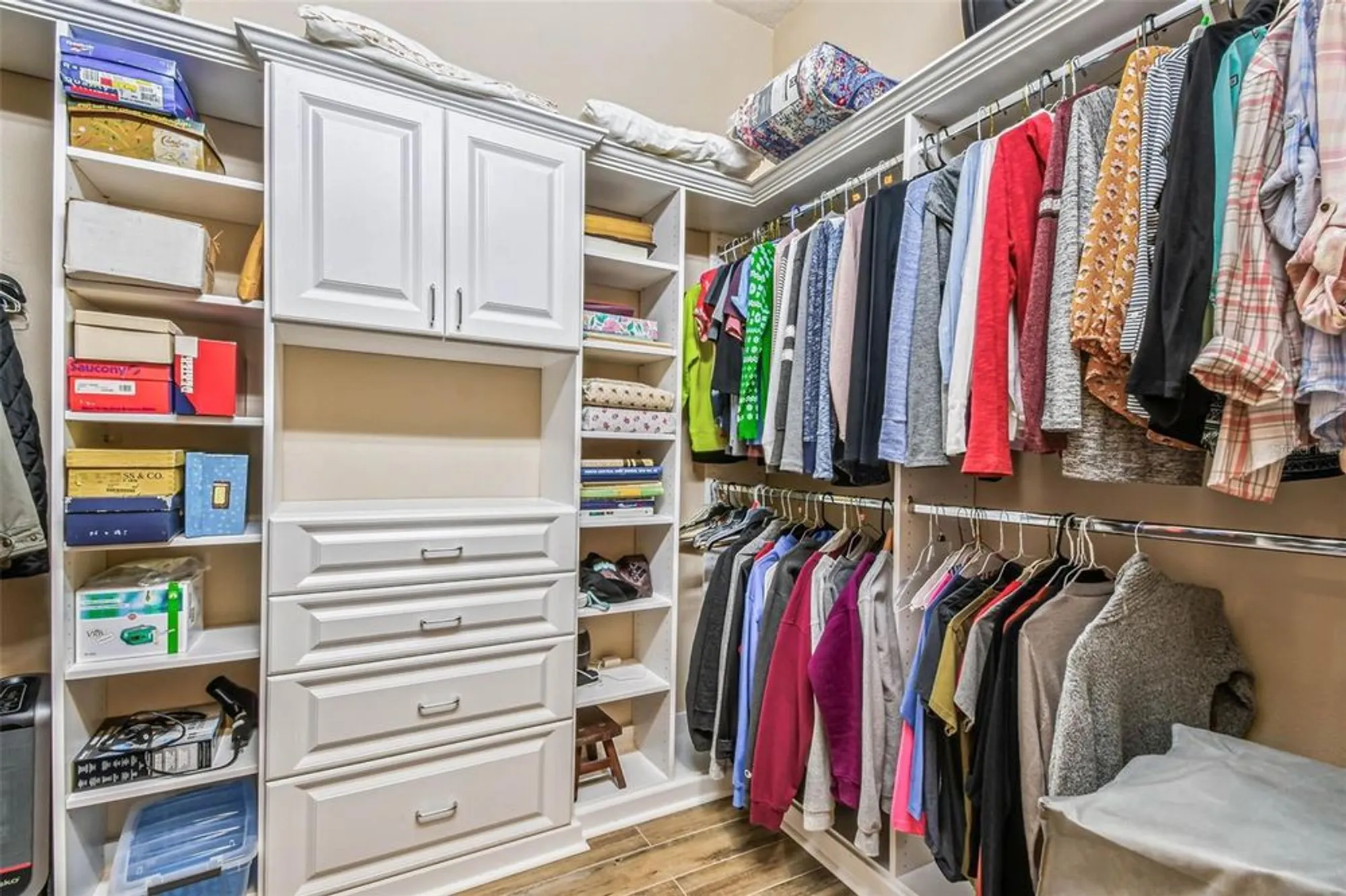 Property Slideshow image 5 of 53 | 16301 garnet glen pl, Wimauma, FL, 33598