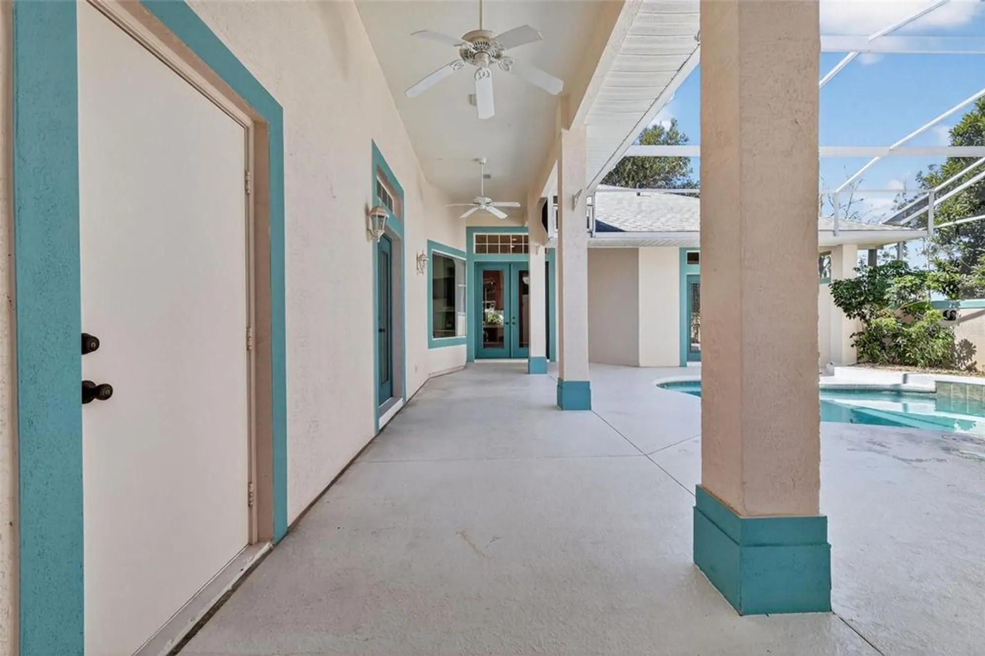 Property Slideshow image 7 of 66 | 21607 regency park ln, Leesburg, FL, 34748