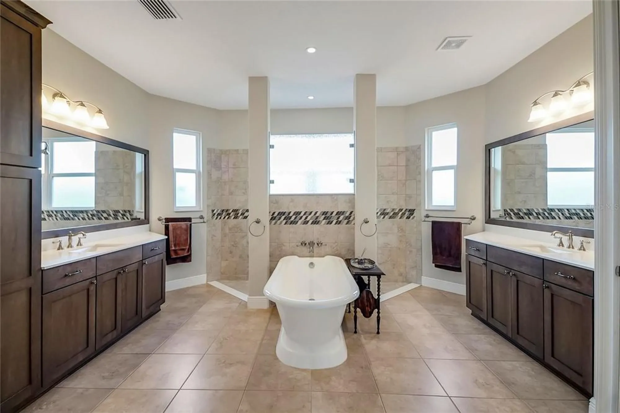 Property Slideshow image 17 of 88 | 6008 apex way, Lady Lake, FL, 32159