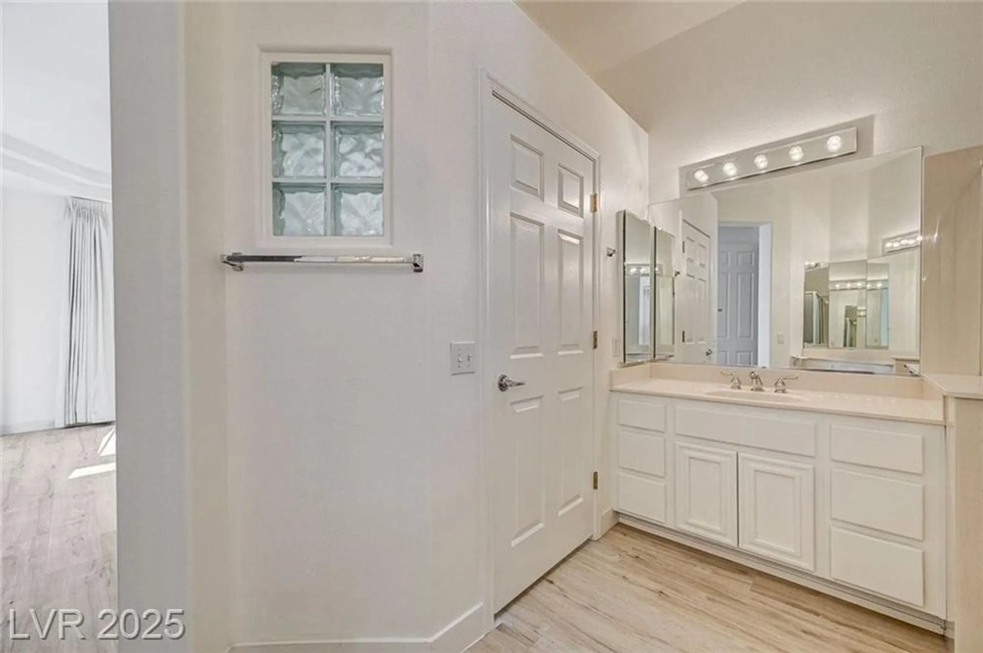 Property Slideshow image 34 of 47 | 10725 mission lakes ave, Las Vegas, NV, 89134