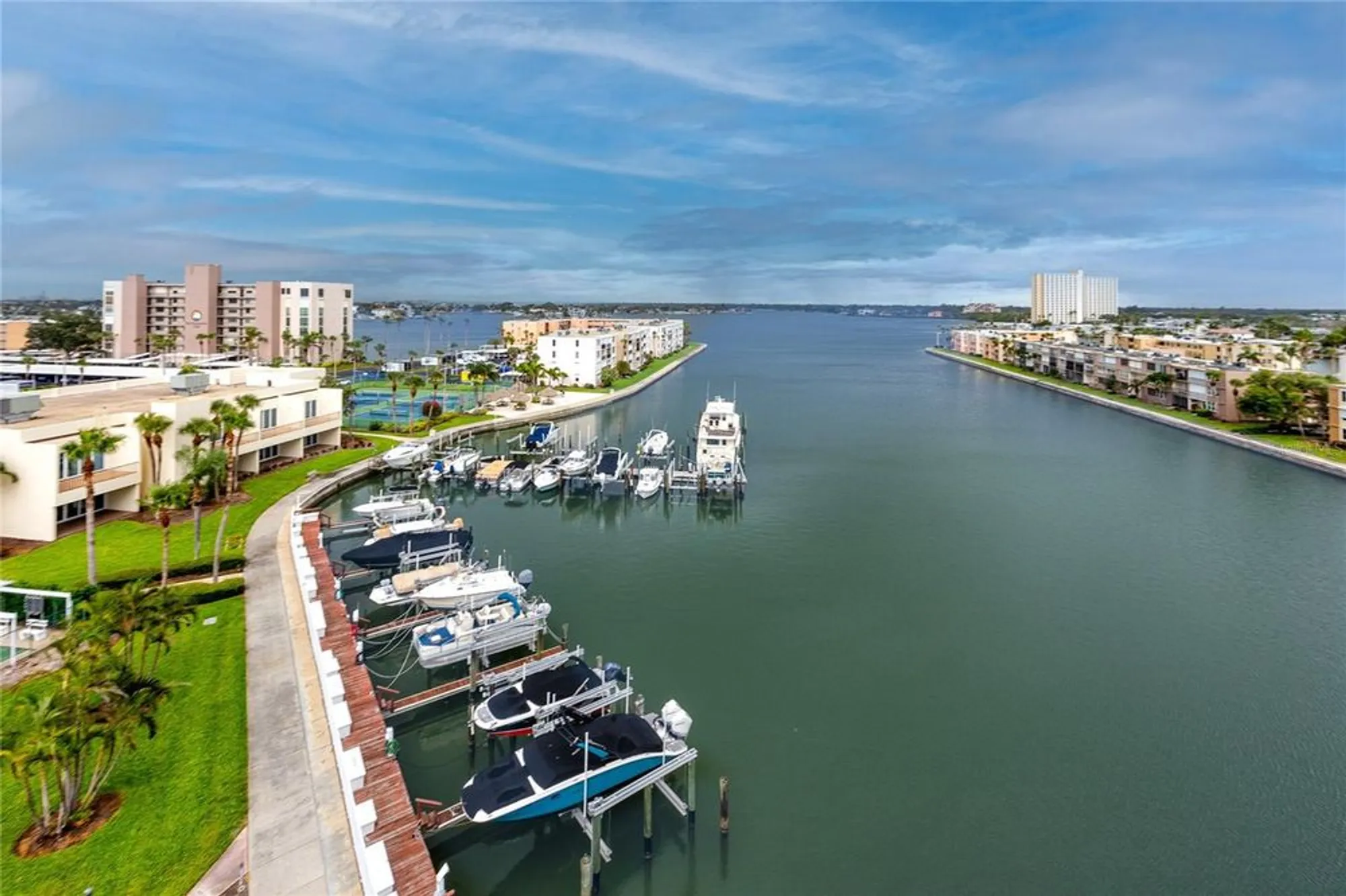 Property Slideshow image 19 of 54 | 7300 sun island dr 706, South Pasadena, FL, 33707