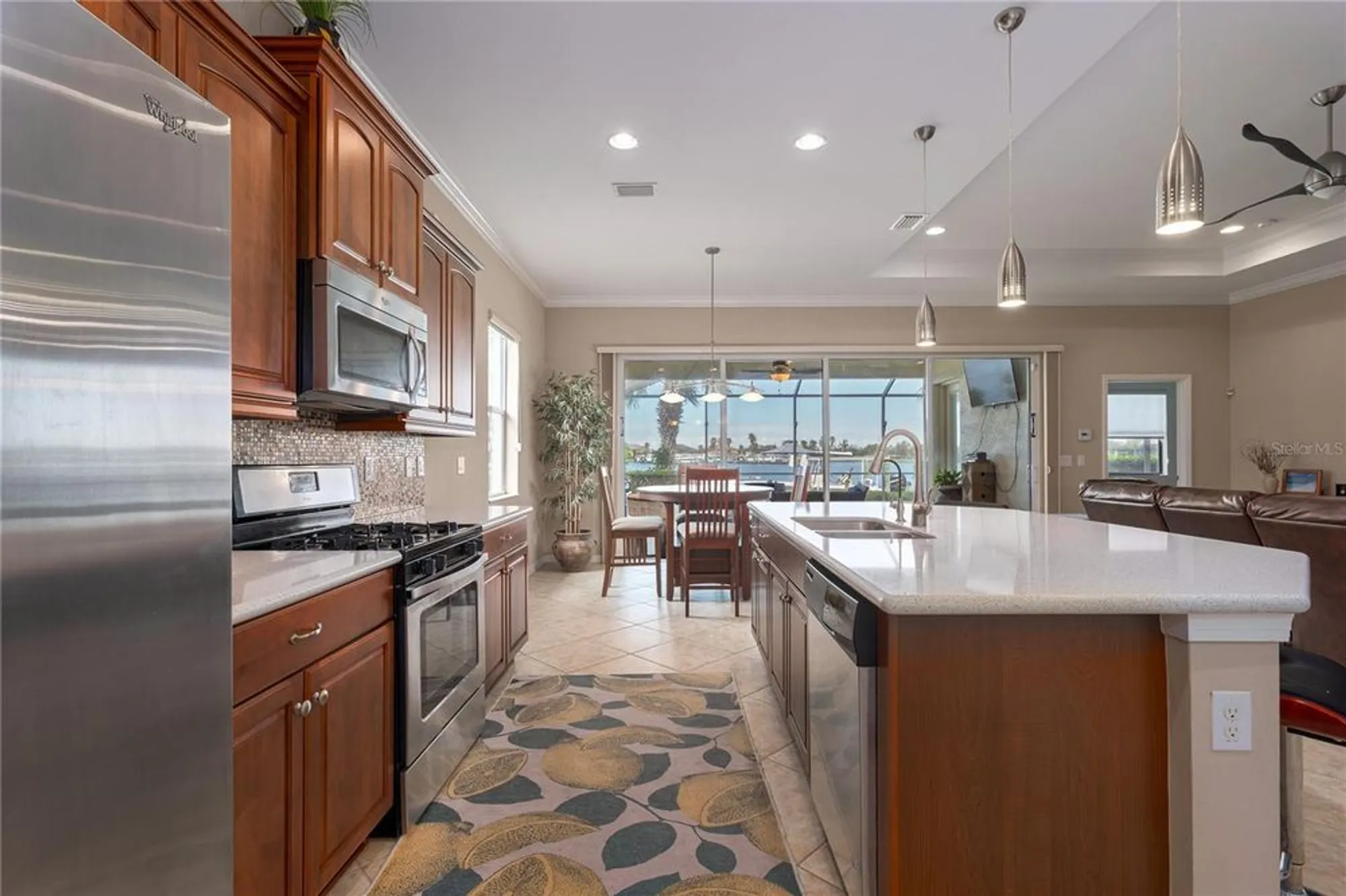 Property Slideshow image 13 of 56 | 5040 lake overlook ave, Bradenton, FL, 34208