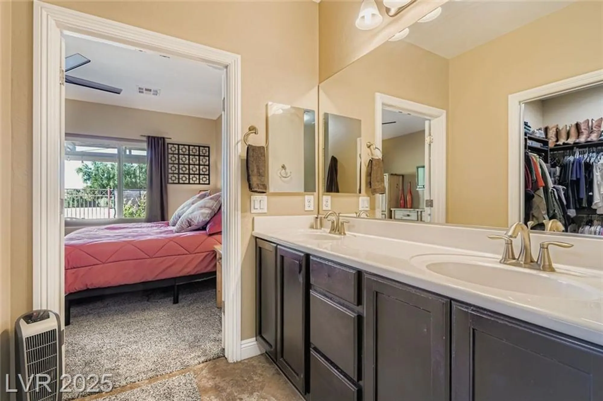 Property Slideshow image 21 of 45 | 3385 blue ribbon downs st, Las Vegas, NV, 89122