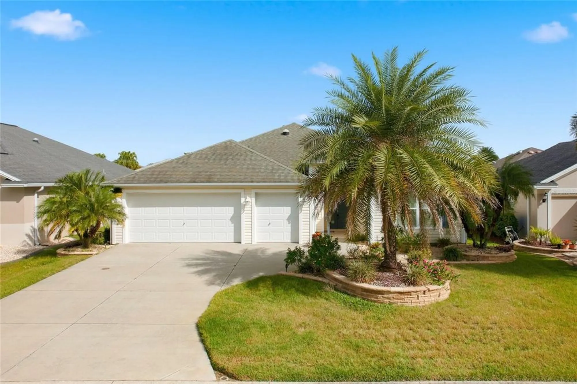 Property Slideshow image 27 of 38 | 1923 useppa oaks ln, The Villages, FL, 32163