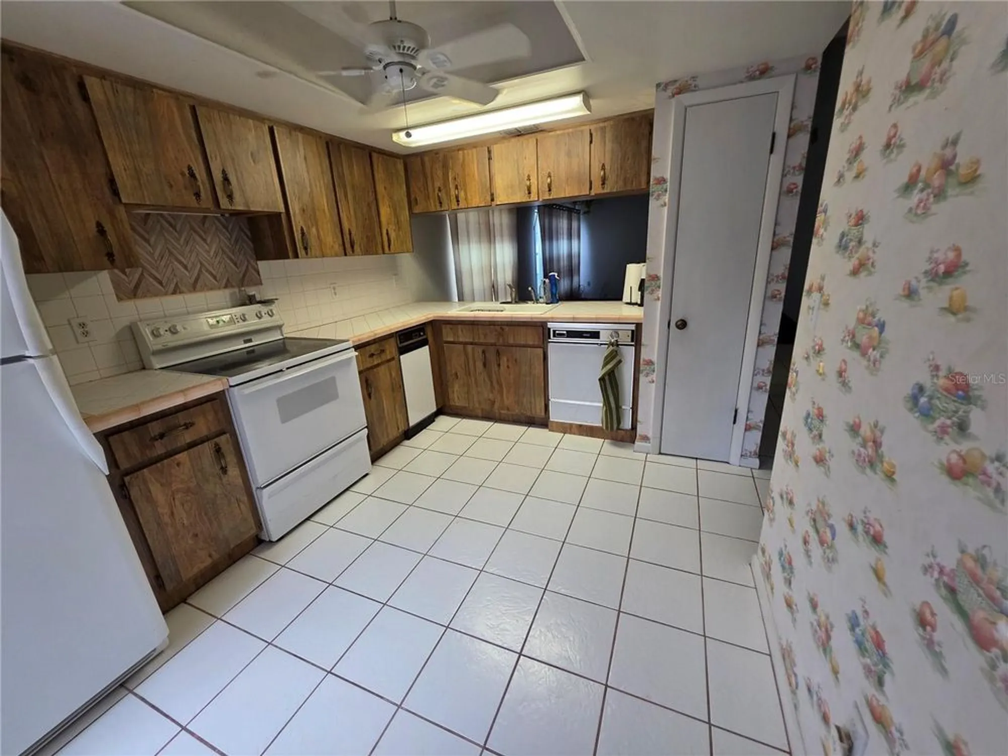 Property Slideshow image 10 of 29 | 1818 san salvador ct, Winter Haven, FL, 33881
