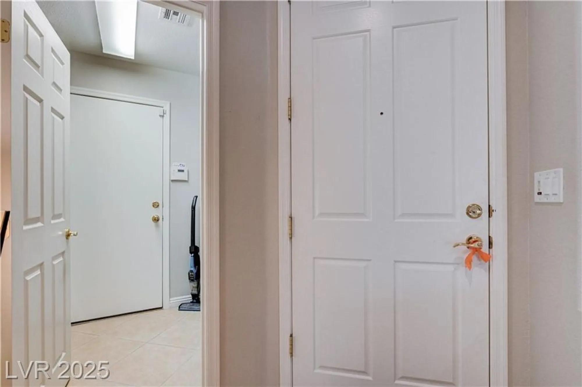 Property Slideshow image 29 of 99 | 10241 premia pl, Las Vegas, NV, 89135