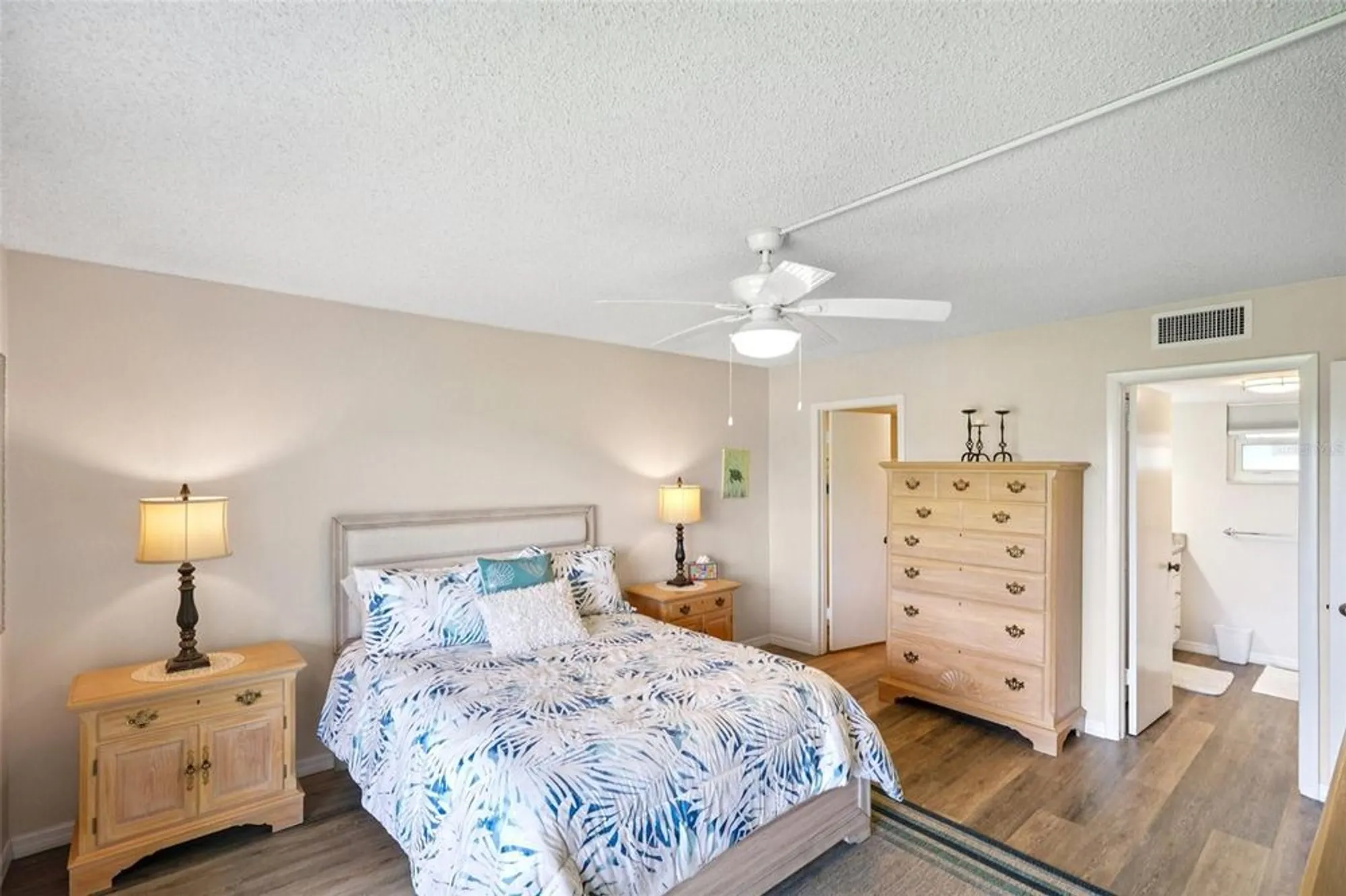 Property Slideshow image 14 of 43 | 1700 pine valley dr 205, Fort Myers, FL, 33907