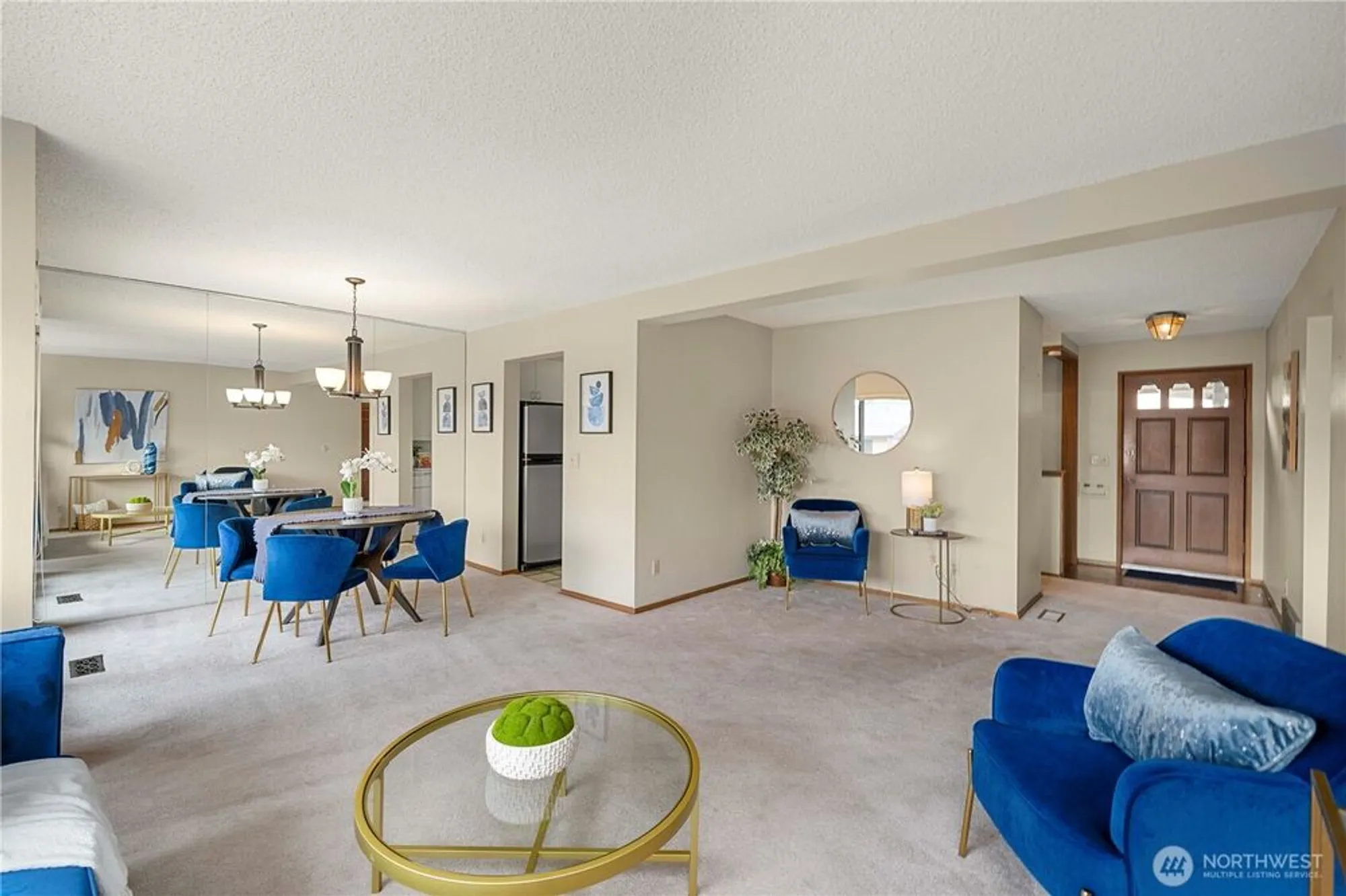 Property Slideshow image 1 of 35 | 10637 glen acres dr s # 10637, Seattle, WA, 98168