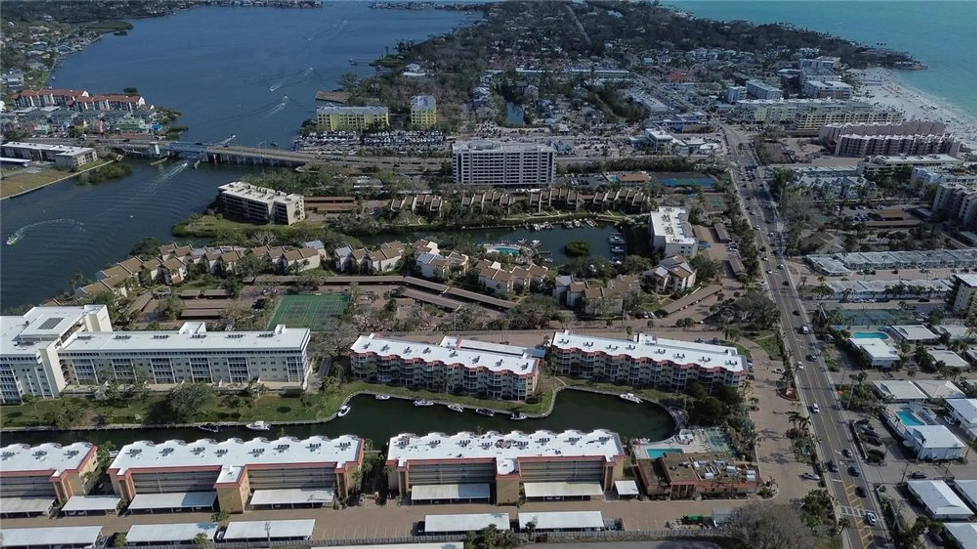 Property Slideshow image 5 of 32 | 1257 s portofino dr apt 208, Sarasota, FL, 34242