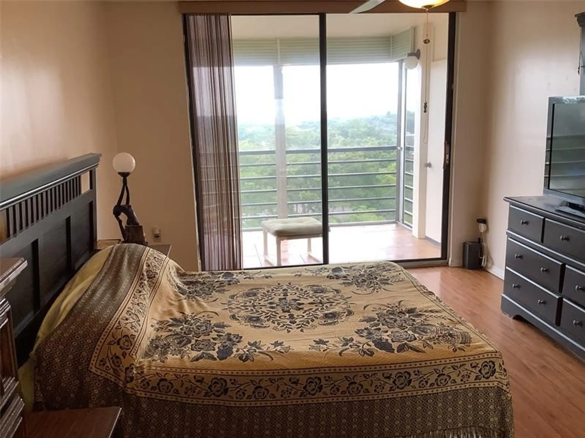 Property Slideshow image 25 of 43 | 1300 saint charles pl ph 13, Pembroke Pines, FL, 33026