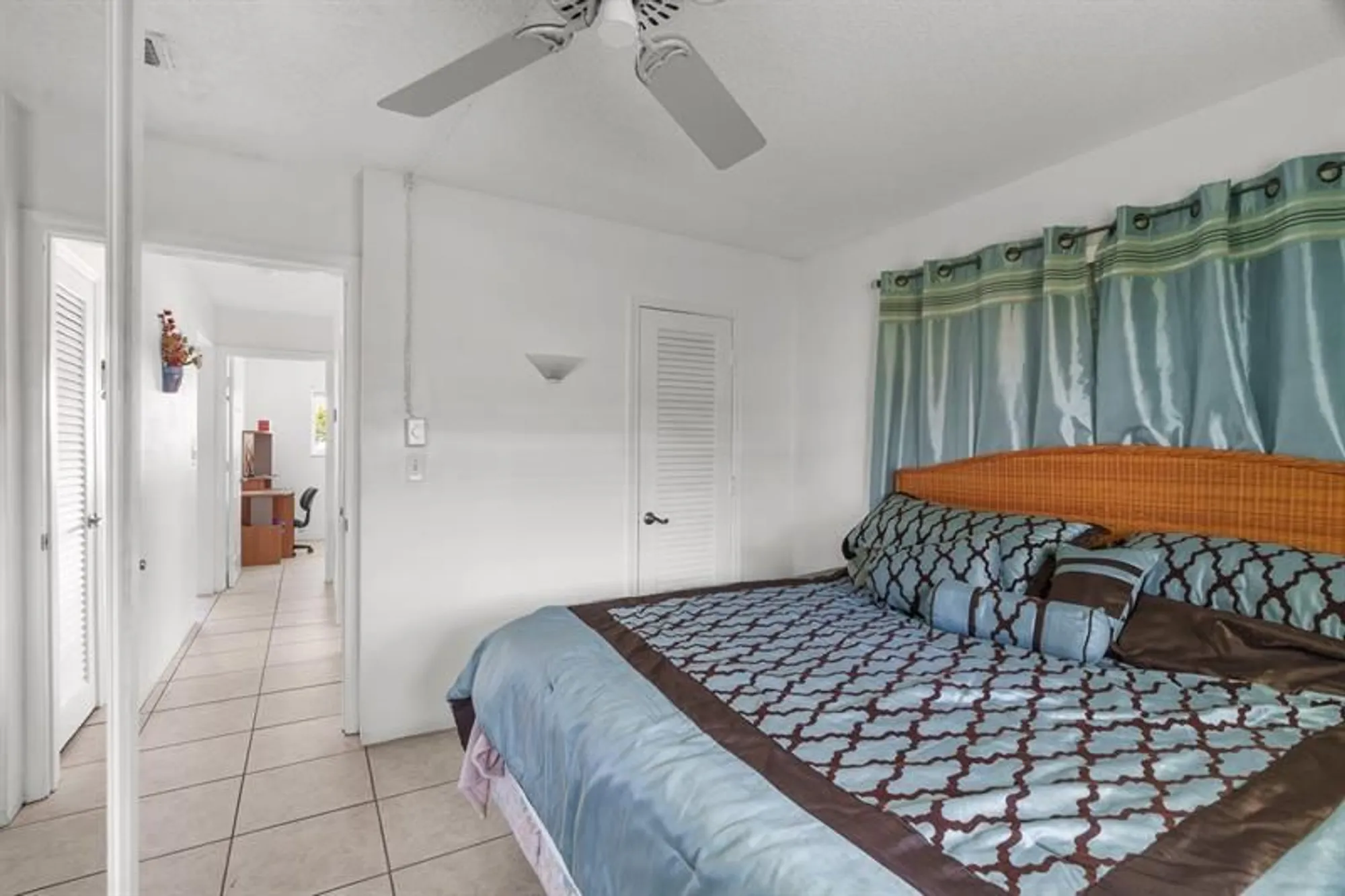 Property Slideshow image 21 of 35 | 4510 nw 49th ct, Tamarac, FL, 33319