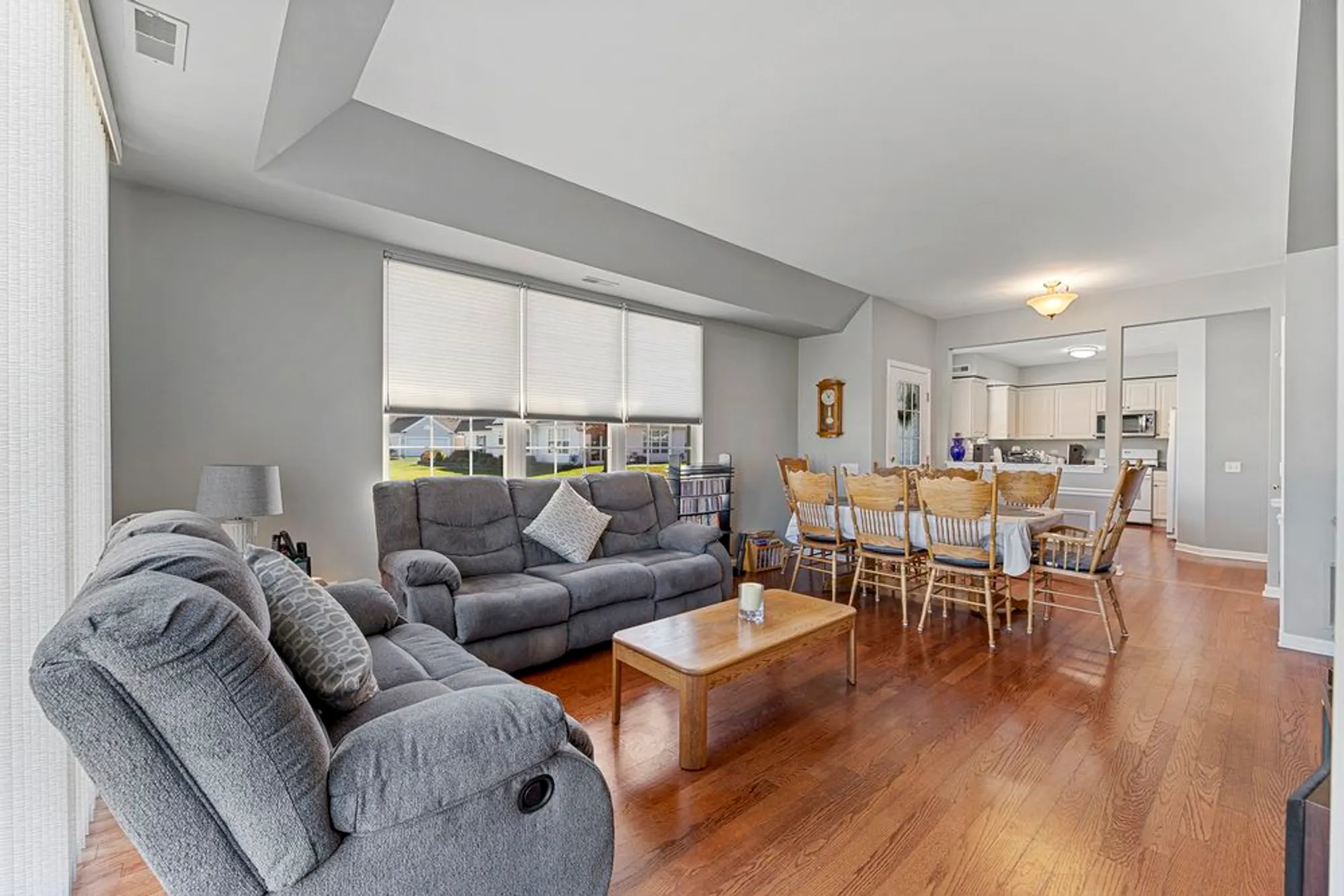 Property Slideshow image 4 of 33 | 12963 penefield ln, Huntley, IL, 60142