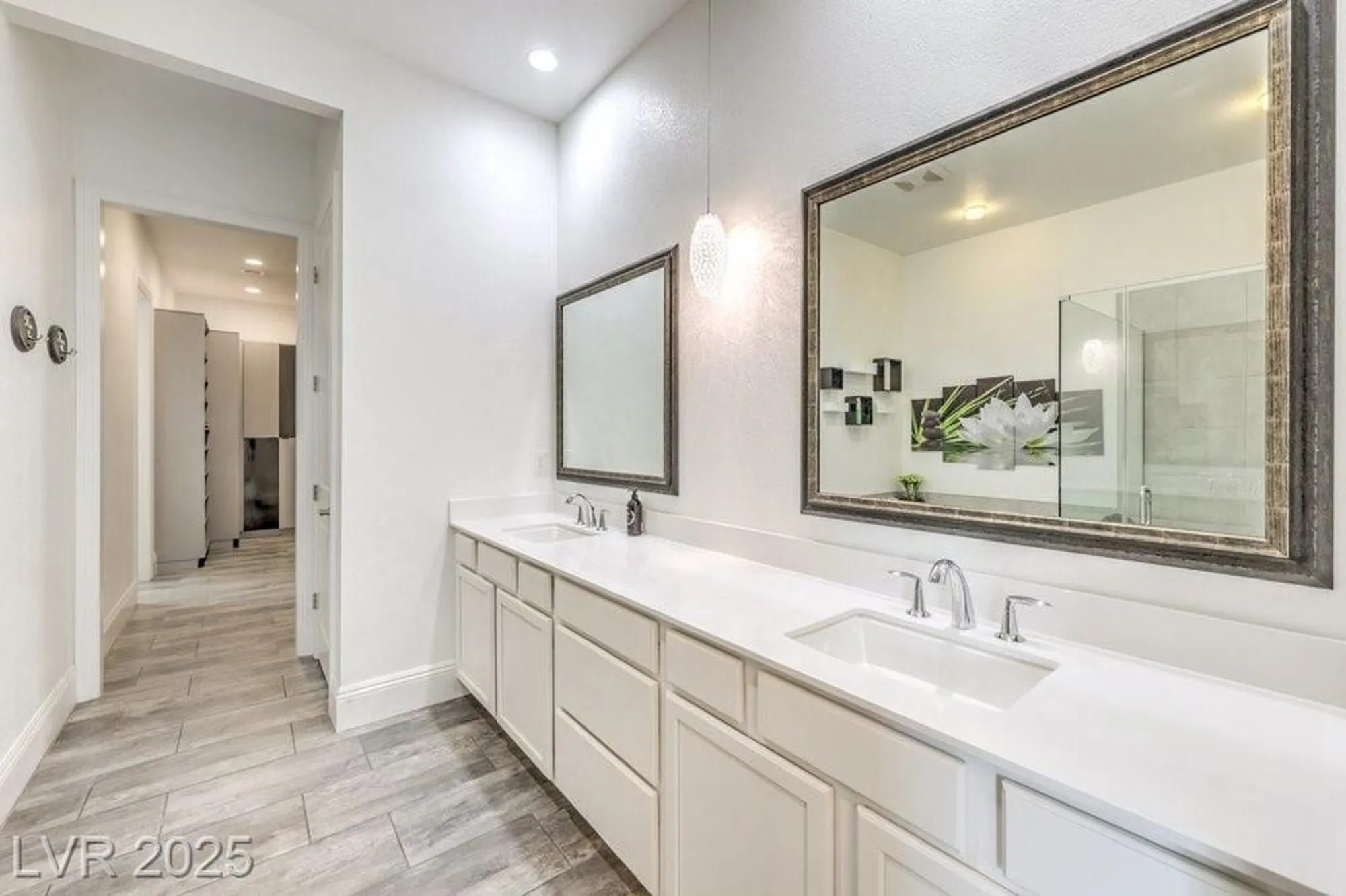 Property Slideshow image 21 of 62 | 9928 regency square ave, Las Vegas, NV, 89148