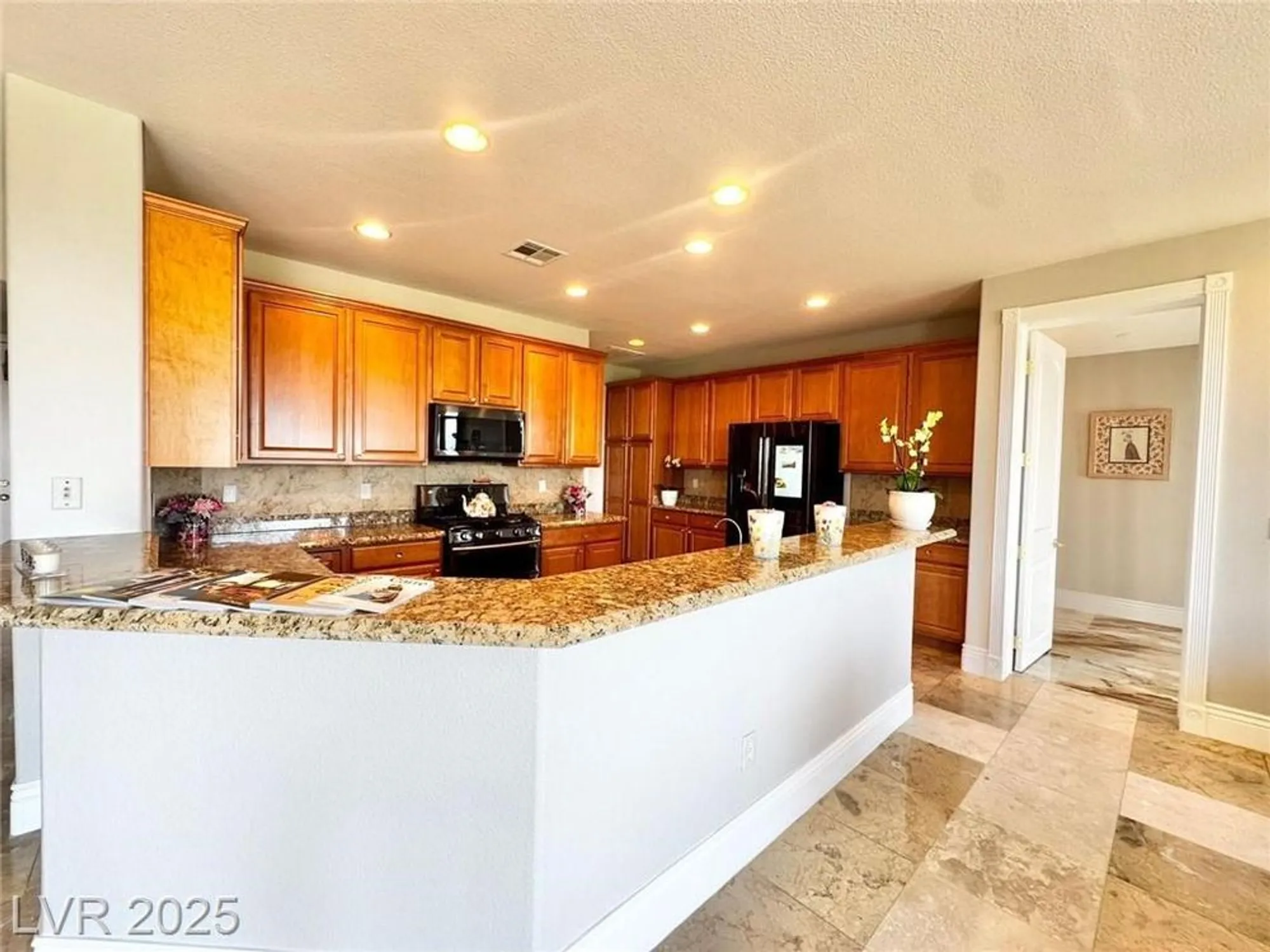 Property Slideshow image 7 of 47 | 4596 bersaglio st, Las Vegas, NV, 89135