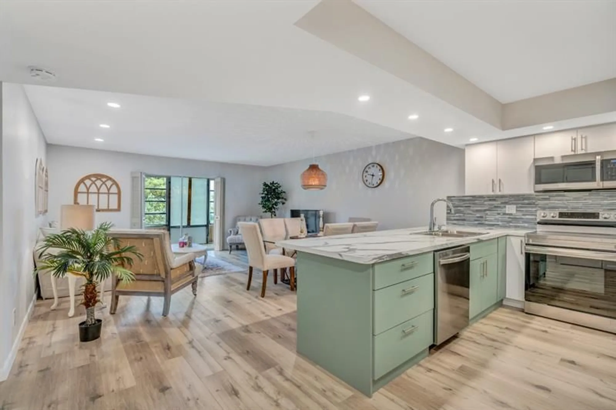 Property Slideshow image 1 of 46 | 4750 nw 22nd ct 417, Lauderhill, FL, 33313