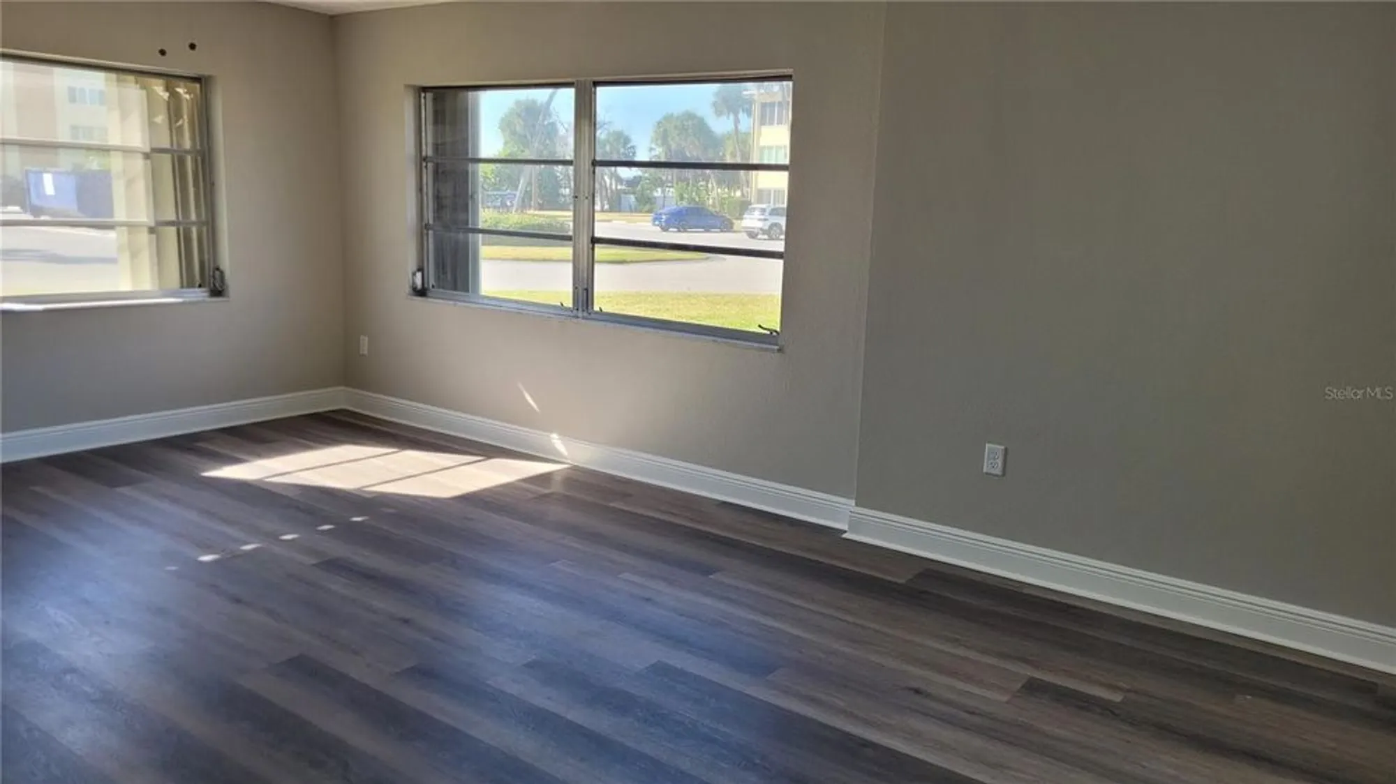 Property Slideshow image 6 of 32 | 4650 cove cir apt 111, St Petersburg, FL, 33708