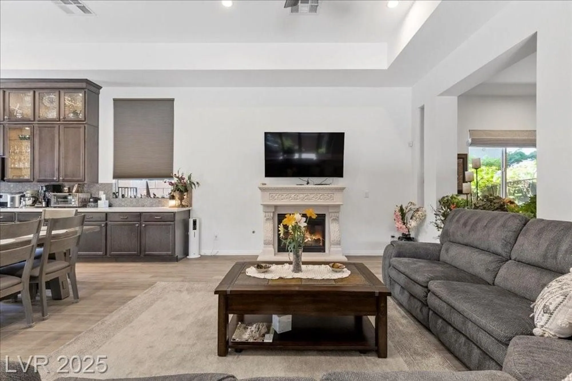 Property Slideshow image 11 of 77 | 6722 desert crimson st, Las Vegas, NV, 89148