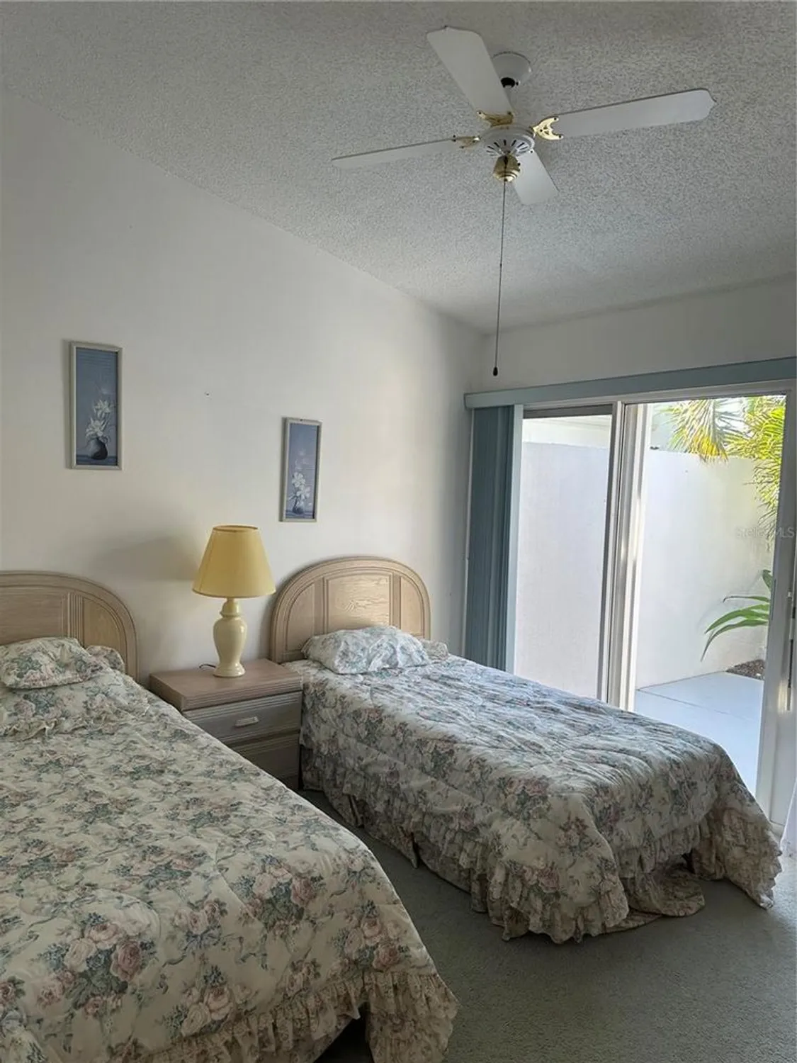 Property Slideshow image 16 of 37 | 967 waterside ln, Bradenton, FL, 34209