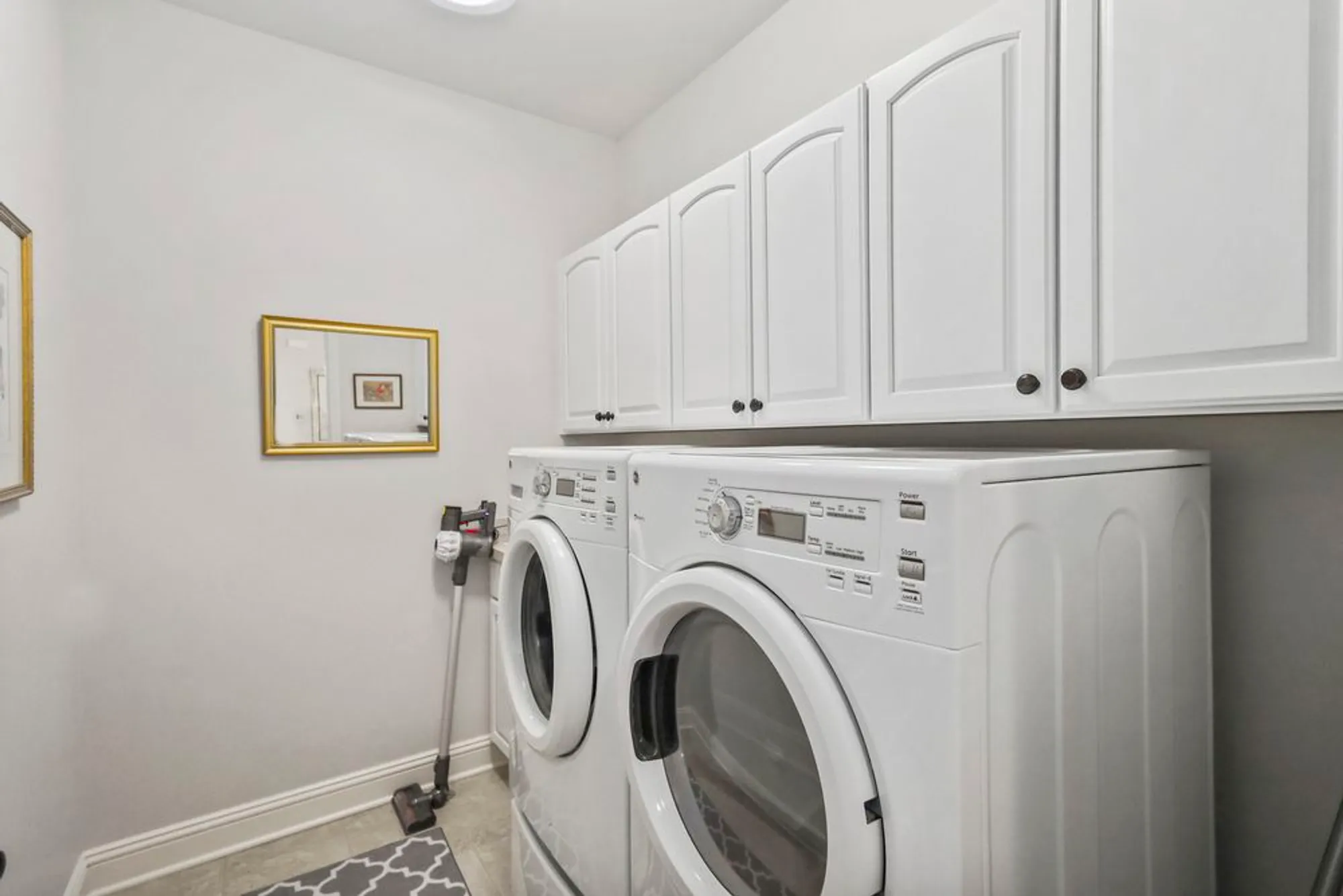 Property Slideshow image 26 of 31 | 2628 drexel dr, Naperville, IL, 60564