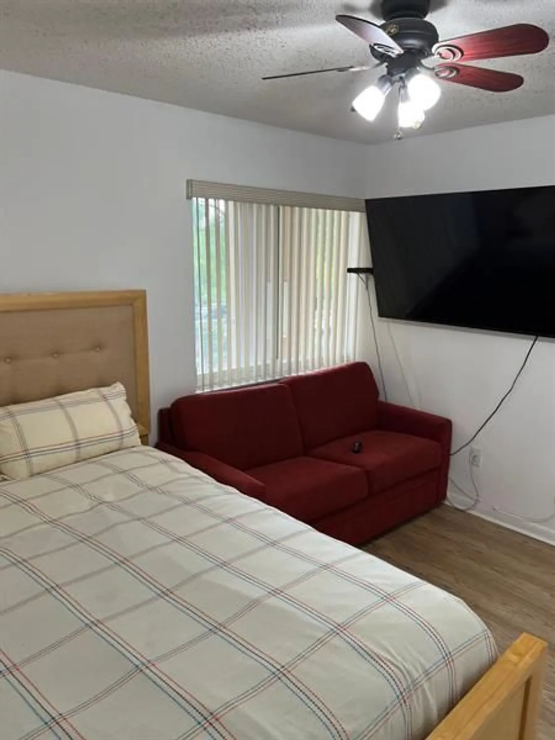 Property Slideshow image 6 of 14 | 9511 weldon cir g 306, Tamarac, FL, 33321