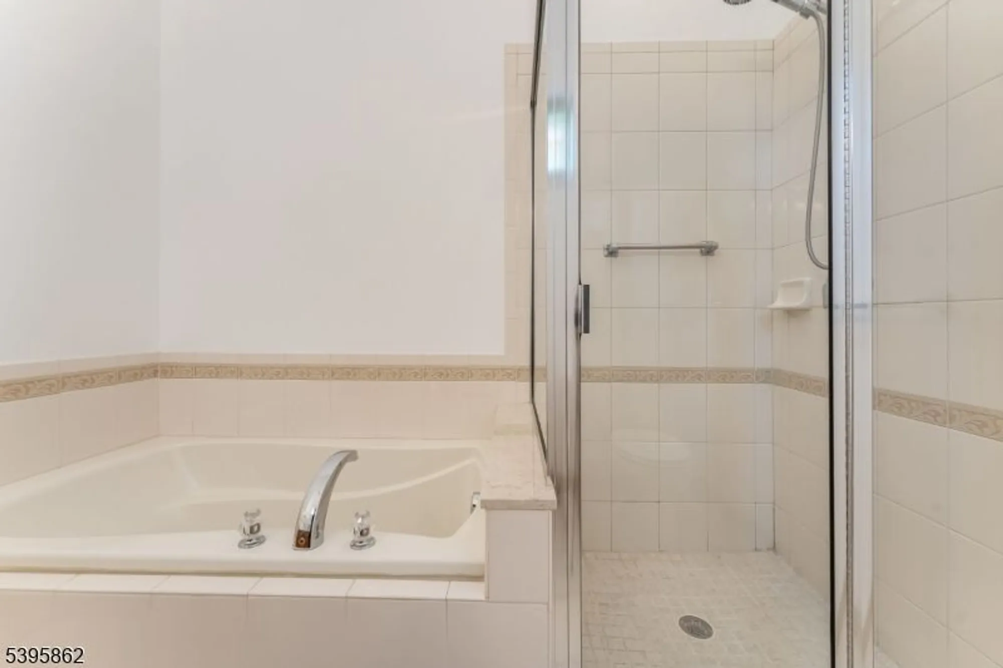 Property Slideshow image 17 of 29 | 24 dinah dr, Phillipsburg, NJ, 08865