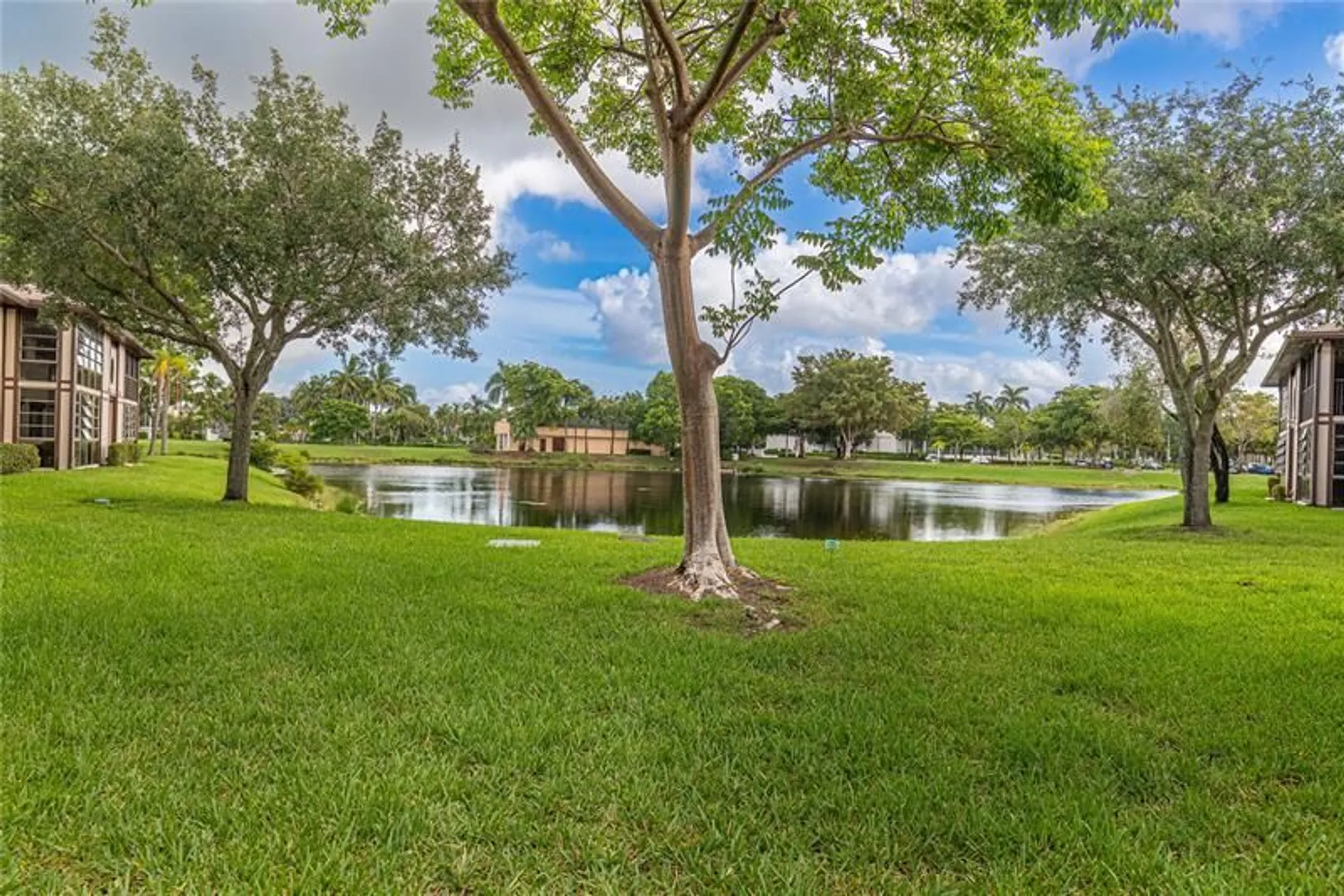 Property Slideshow image 25 of 29 | 9998 n belfort cir # 9998, Tamarac, FL, 33321