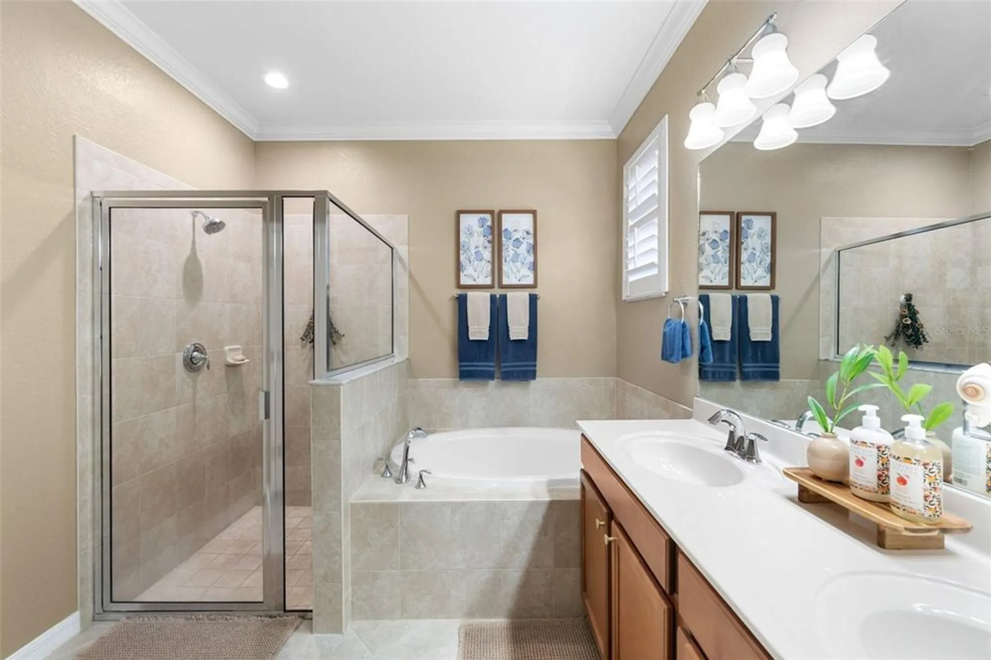 Property Slideshow image 18 of 54 | 7027 quiet creek dr, Bradenton, FL, 34212