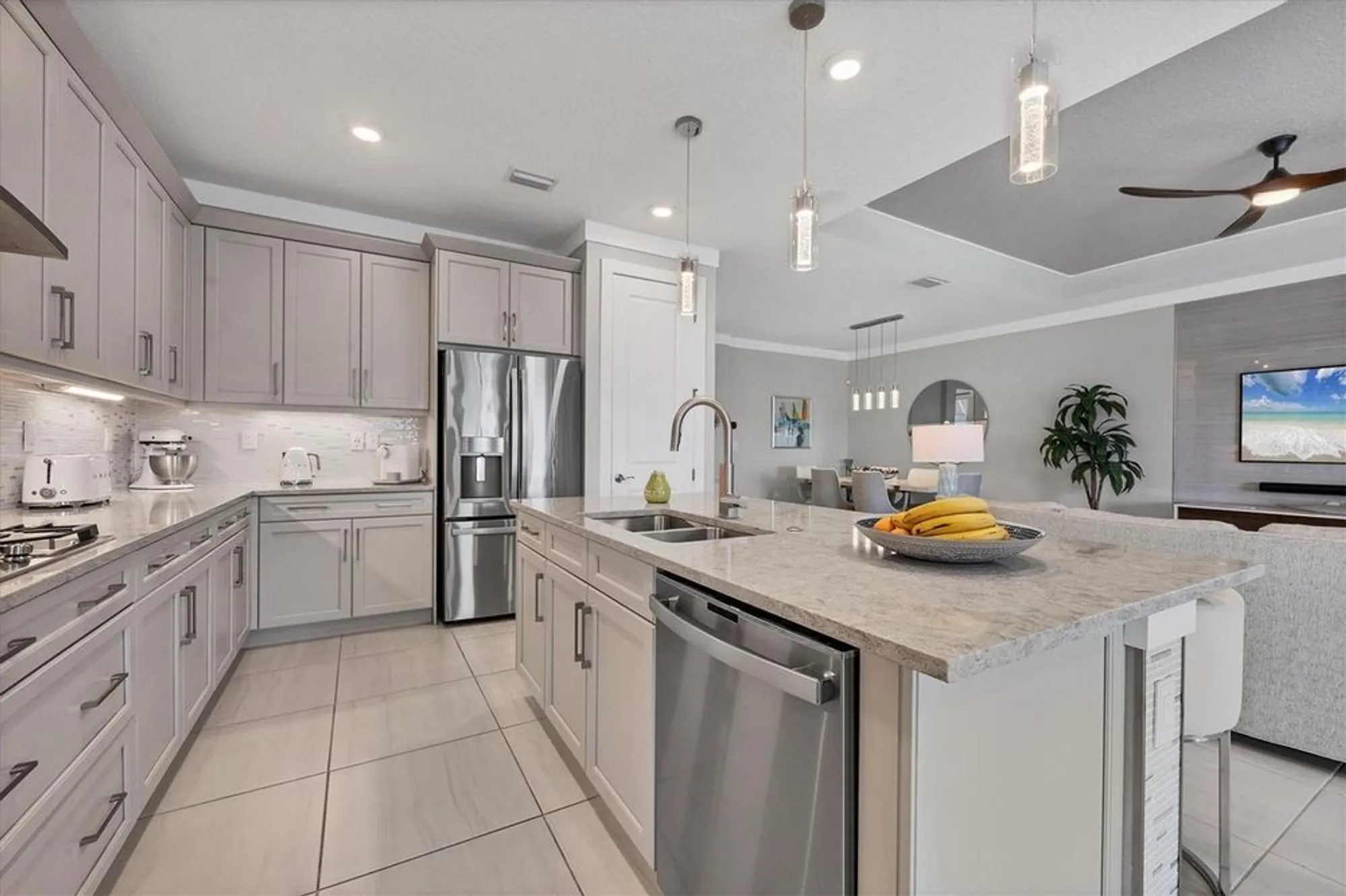 Property Slideshow image 15 of 60 | 4947 surfside cir, Bradenton, FL, 34211