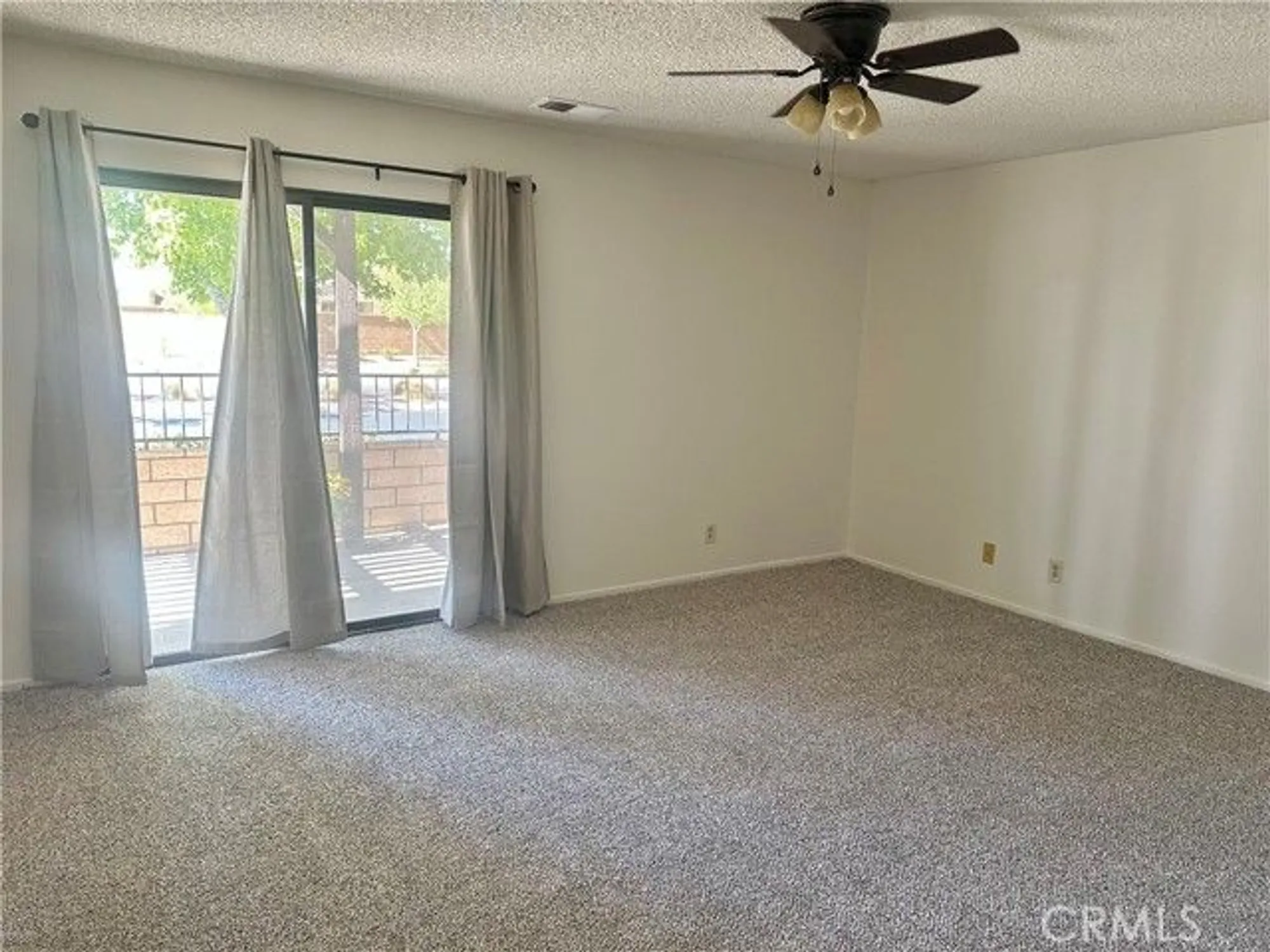 Property Slideshow image 20 of 26 | 11718 oak st, Apple Valley, CA, 92308